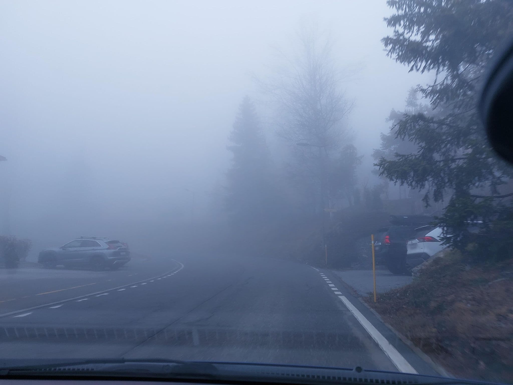 Street view near Chez Elsy - Crans-Sapins, Crans-Montana — © Balbenar (CC BY-SA · Mapillary)