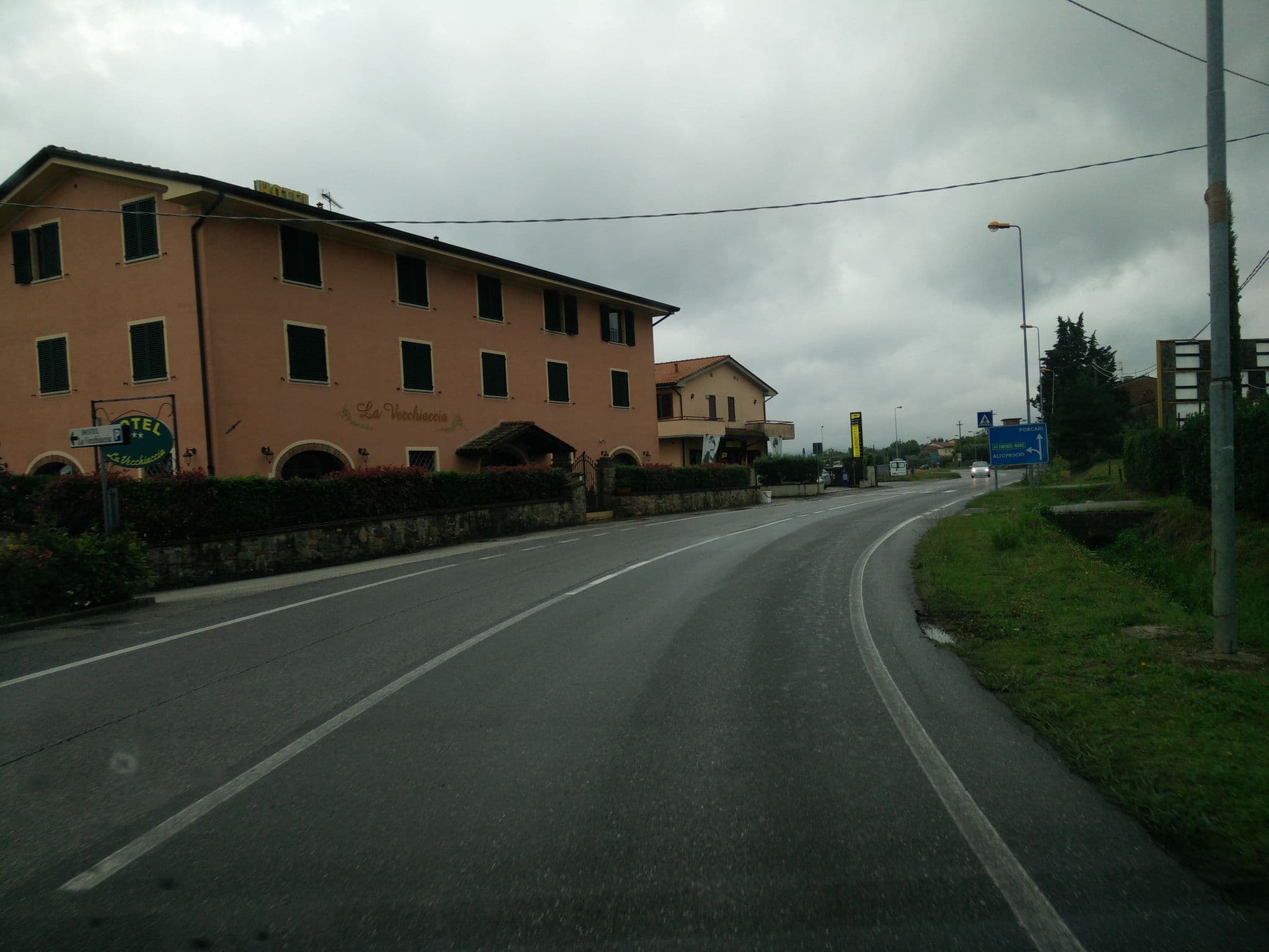 Street view near La Vecchiaccia, Altopascio — © joostjakob (CC BY-SA · Mapillary)