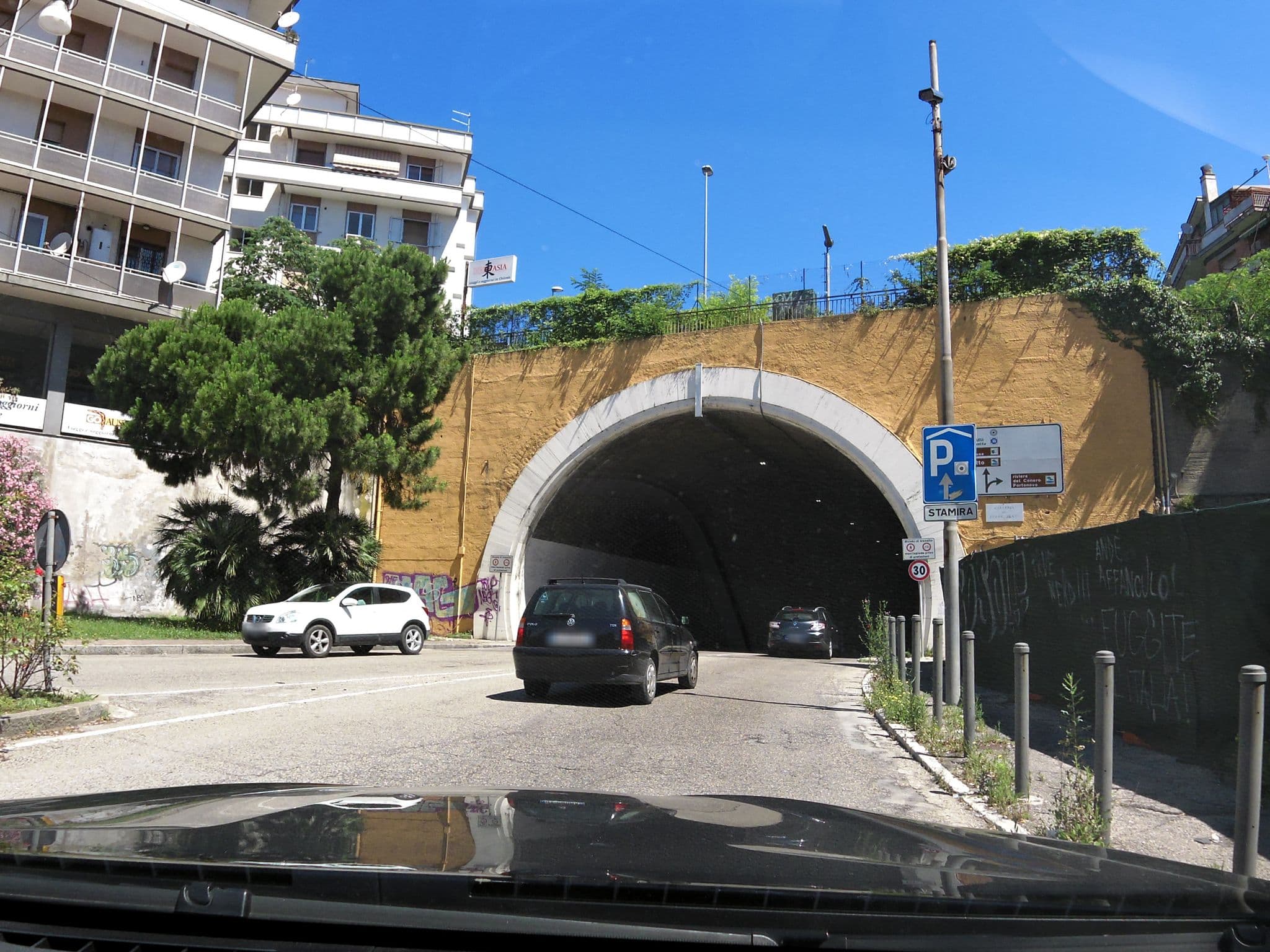 Street view near B&B Il canale, Ancona — © czmrtn (CC BY-SA · Mapillary)