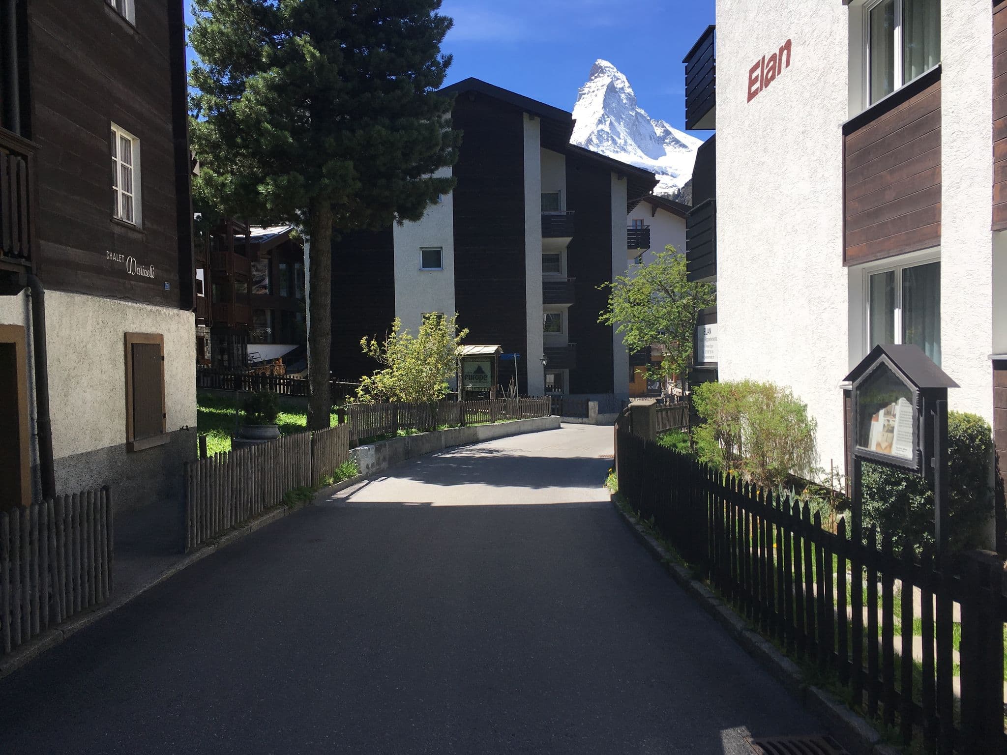 Street view near Appartements Elan, Zermatt — © chrisbeddow (CC BY-SA · Mapillary)