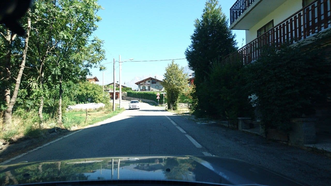 Street view near Hirondelle Locanda Vegana, Aosta — © voschix (CC BY-SA · Mapillary)