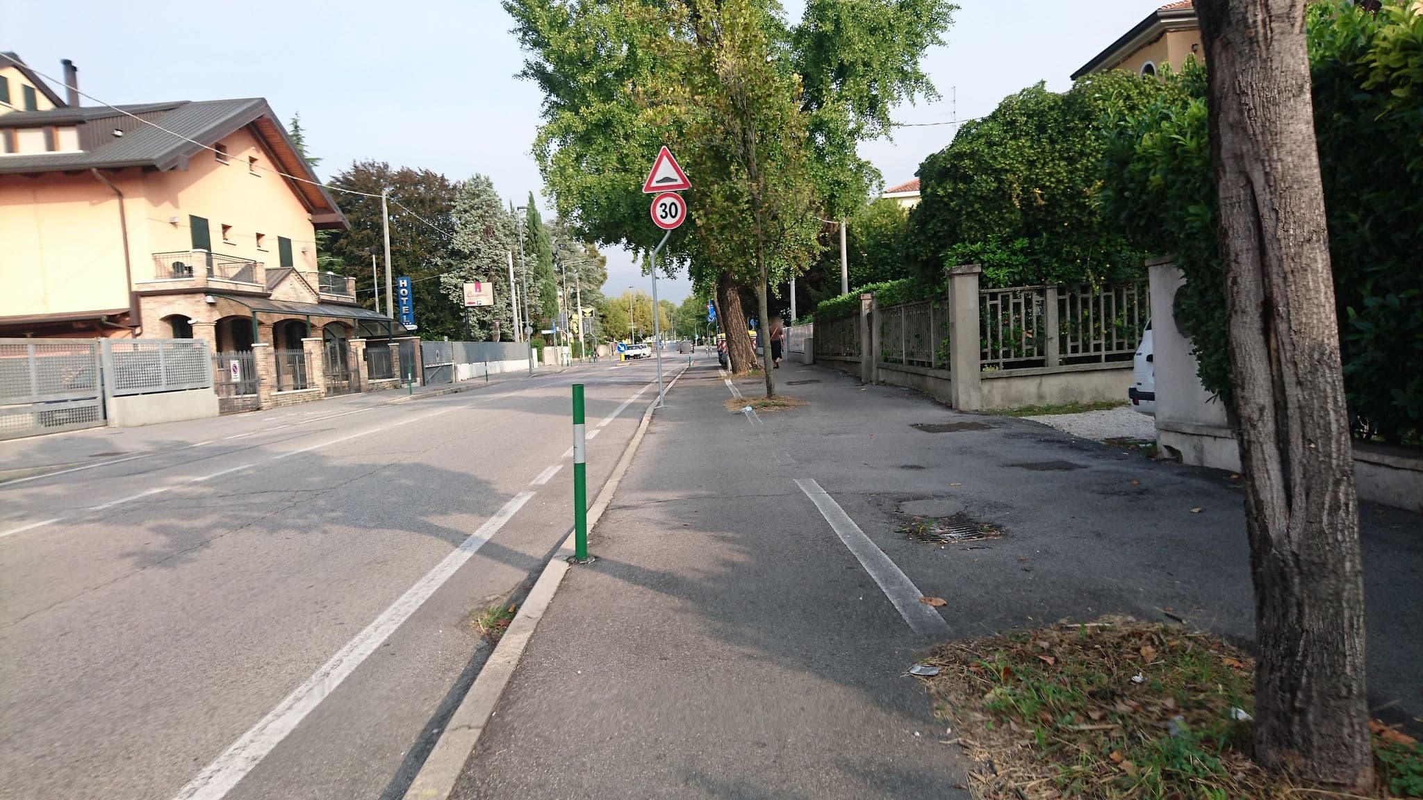 Street view near Hotel Casanova Padova, Arcella — © voschix (CC BY-SA · Mapillary)