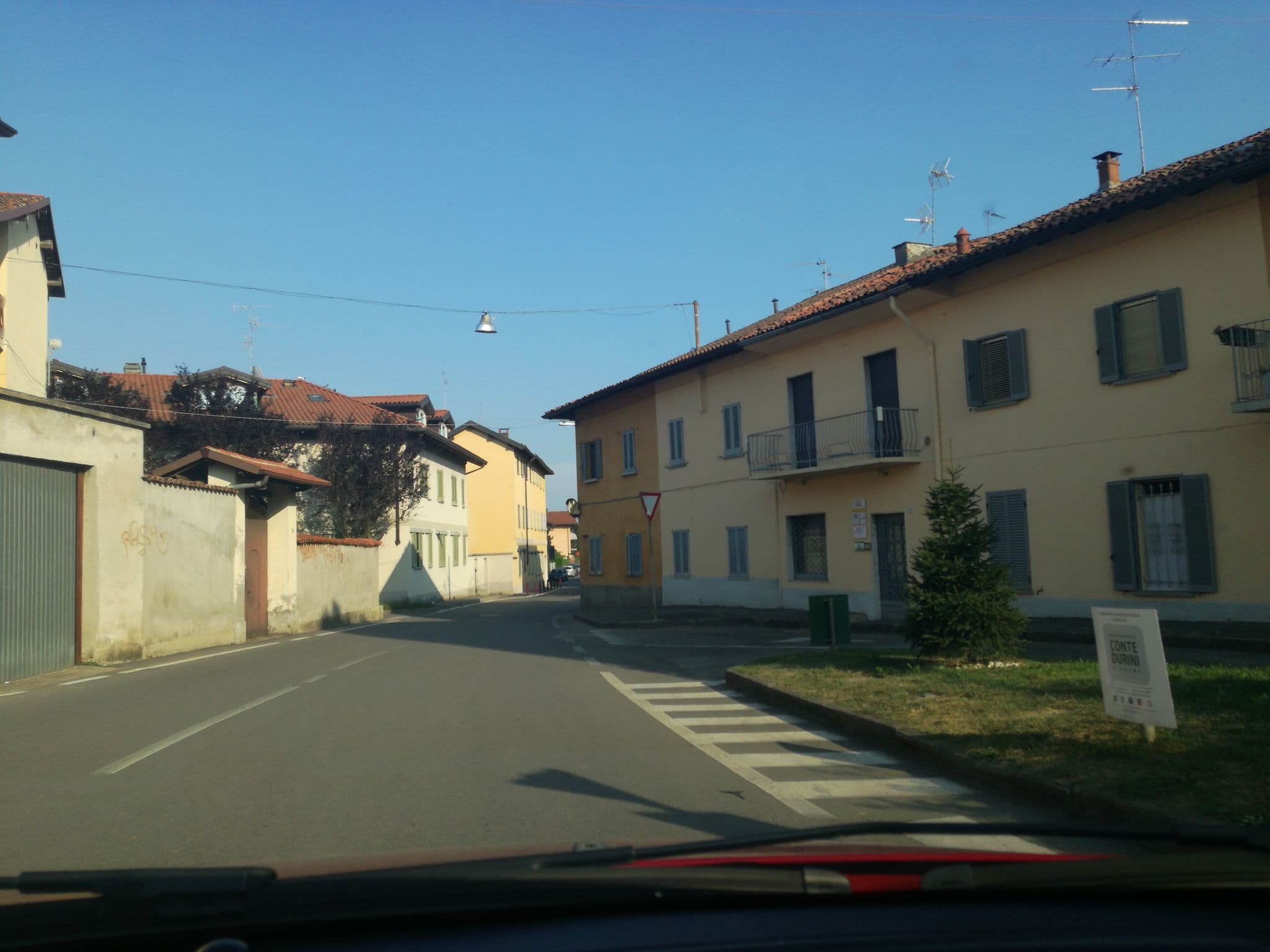 Street view near Conte Durini Apartments & Rooms, Arcore — © aury88 (CC BY-SA · Mapillary)