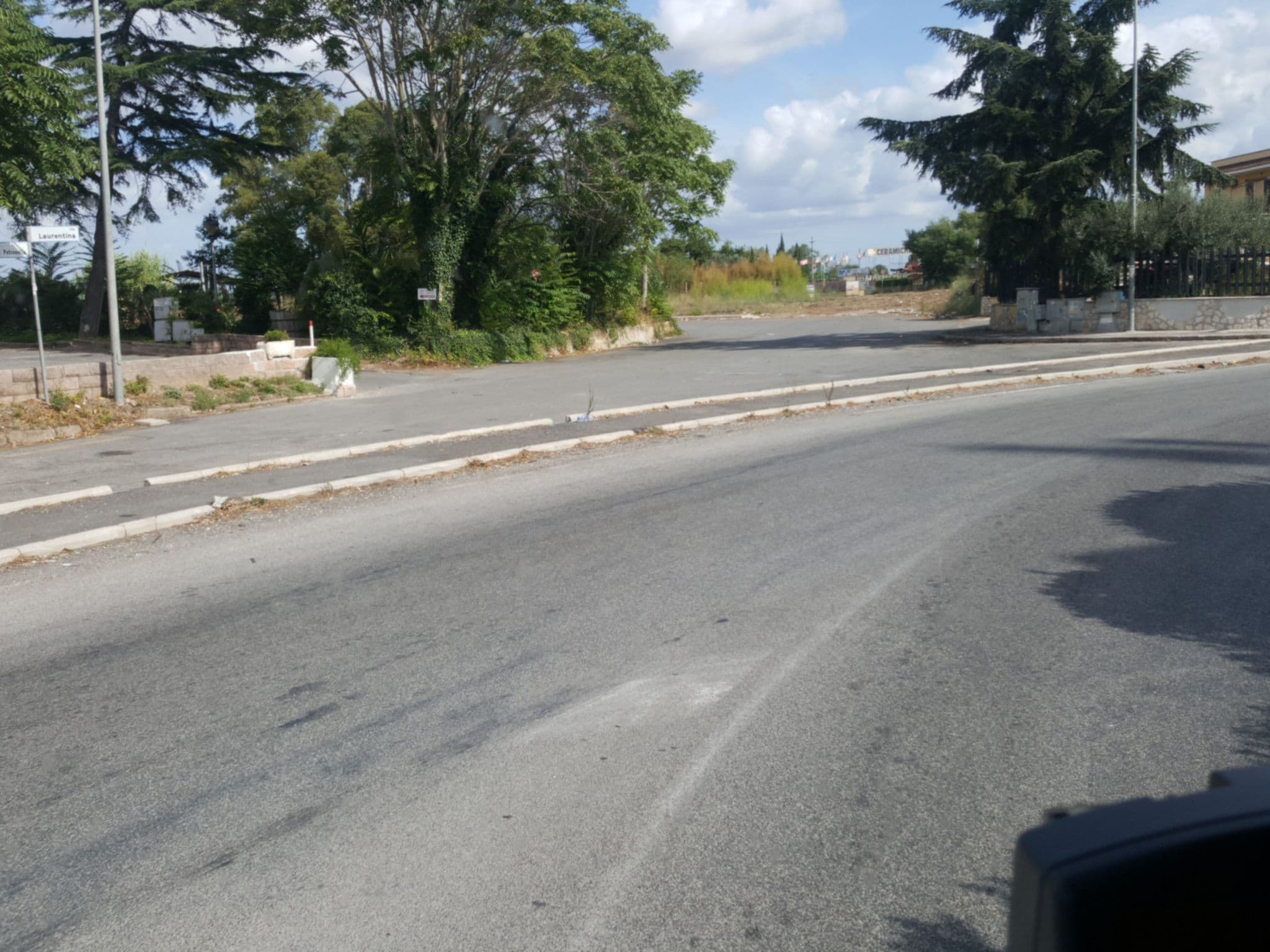 Street view near Green Park Hotel, Area Produttiva — © klimakas (CC BY-SA · Mapillary)
