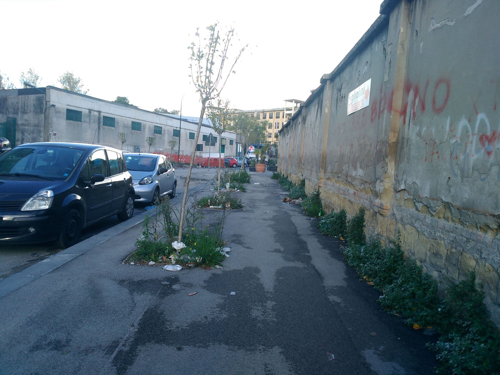 Street view near Gold Tower Lifestyle Hotel - Napoli, Zona Industriale — © leonardoa (CC BY-SA · Mapillary)