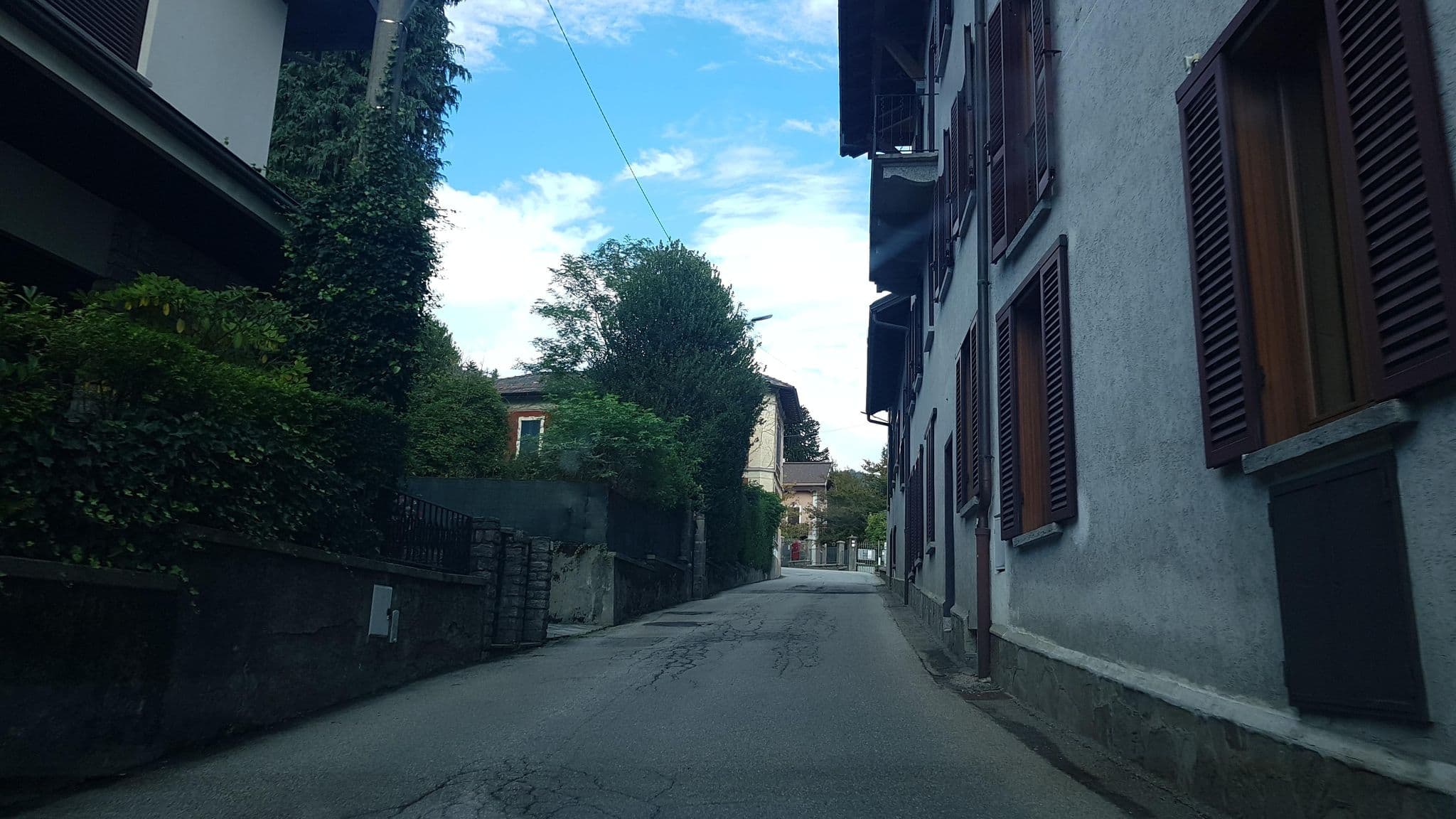Street view near Hotel Vittoria, Arizzano — © igorzo (CC BY-SA · Mapillary)