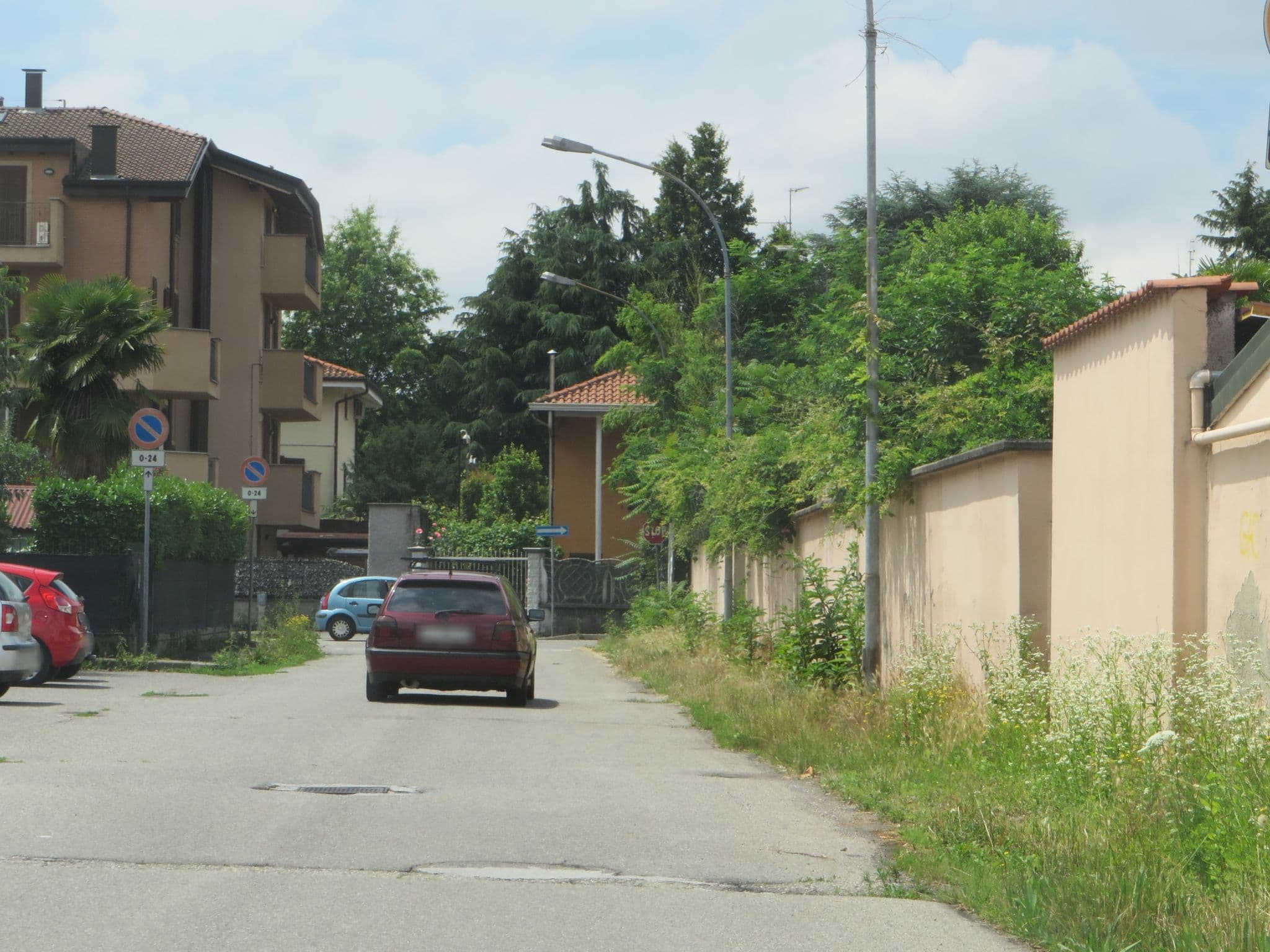 Street view near Hotel Vecchio Convento, Bareggio — © lary_fede (CC BY-SA · Mapillary)