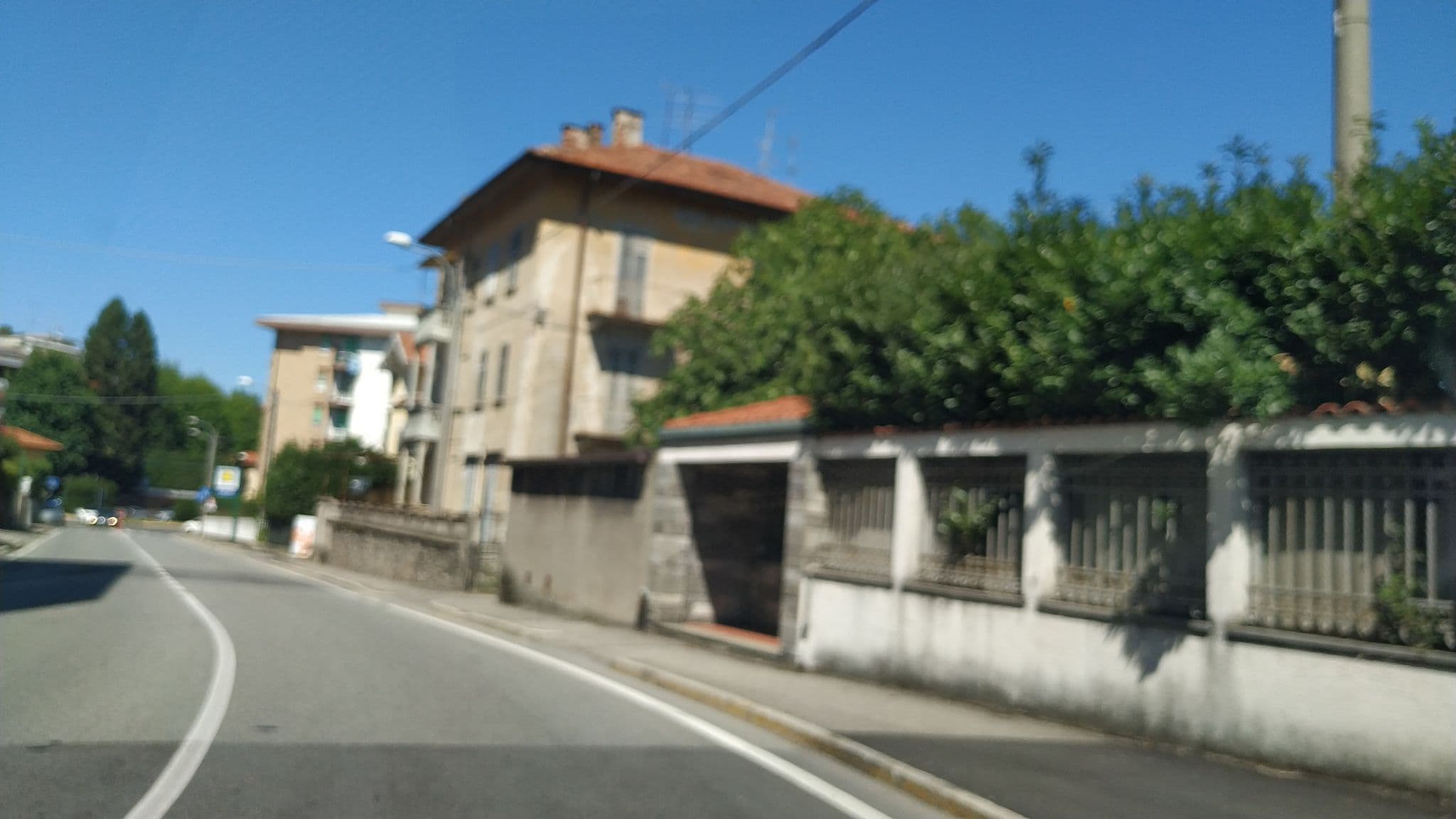 Street view near Bella Vita guesthouse . Lago Maggiore, Arona — © mikki65 (CC BY-SA · Mapillary)