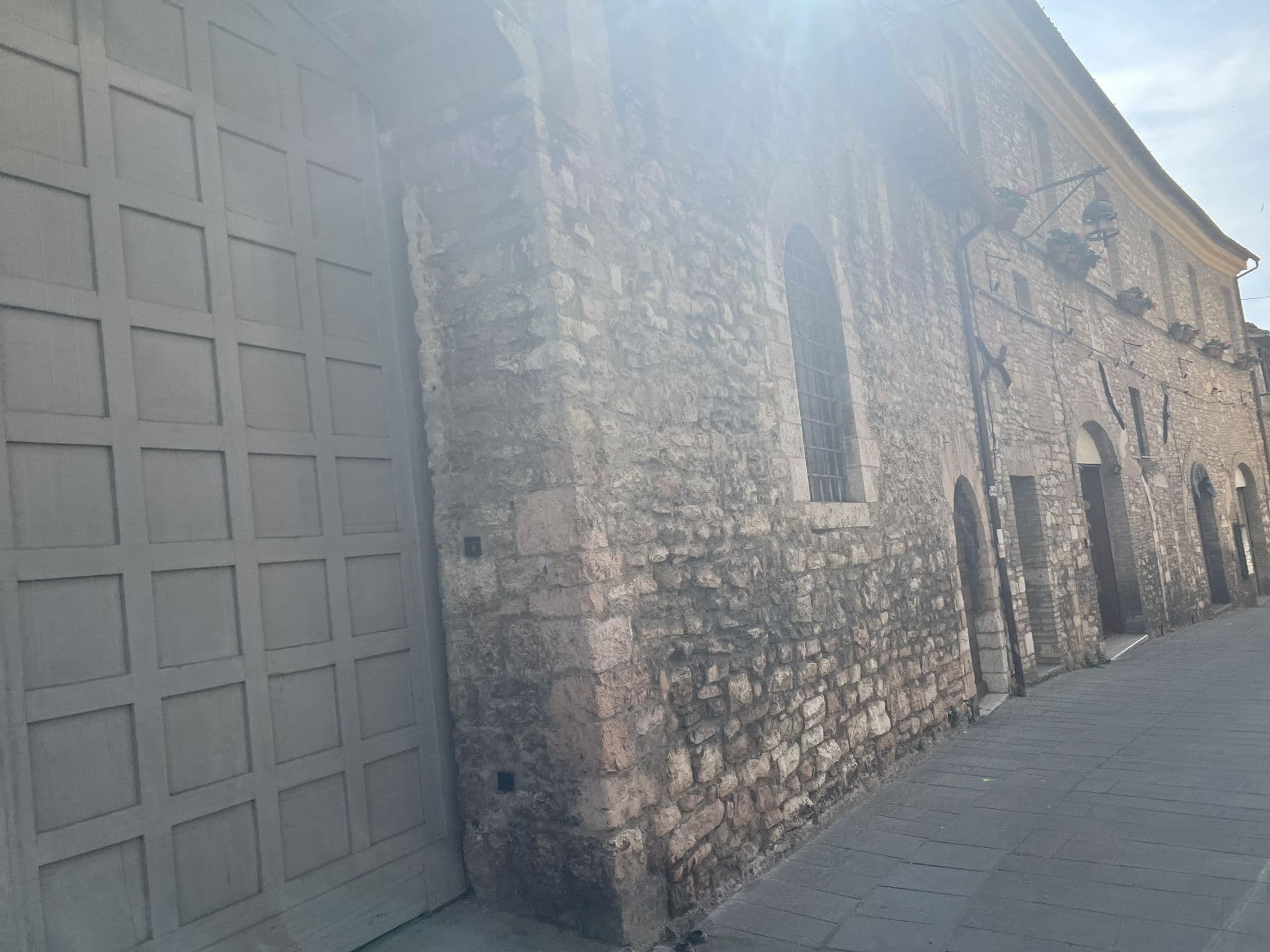 Street view near Residenza d'Epoca San Crispino, Assisi — © igorzo (CC BY-SA · Mapillary)