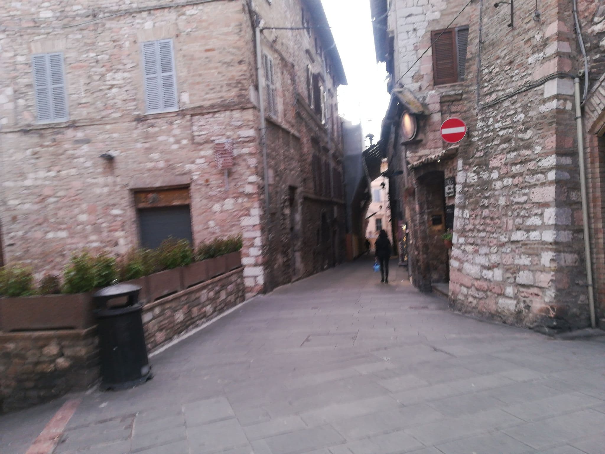 Street view near Hotel Lieto Soggiorno, Assisi — © jeawrong (CC BY-SA · Mapillary)
