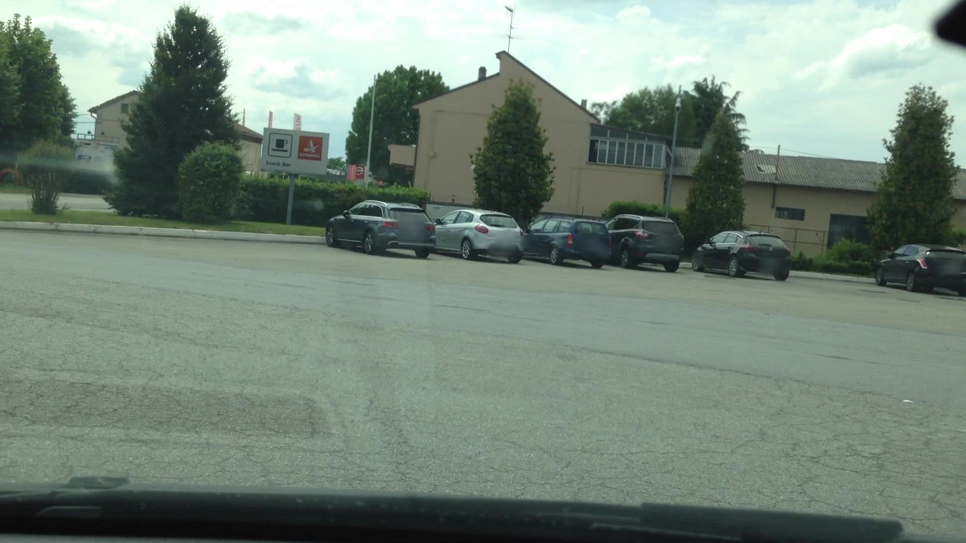 Street view near Mini Hotel Nuova Gestione, Quarto Inferiore — © lvl5 (CC BY-SA · Mapillary)