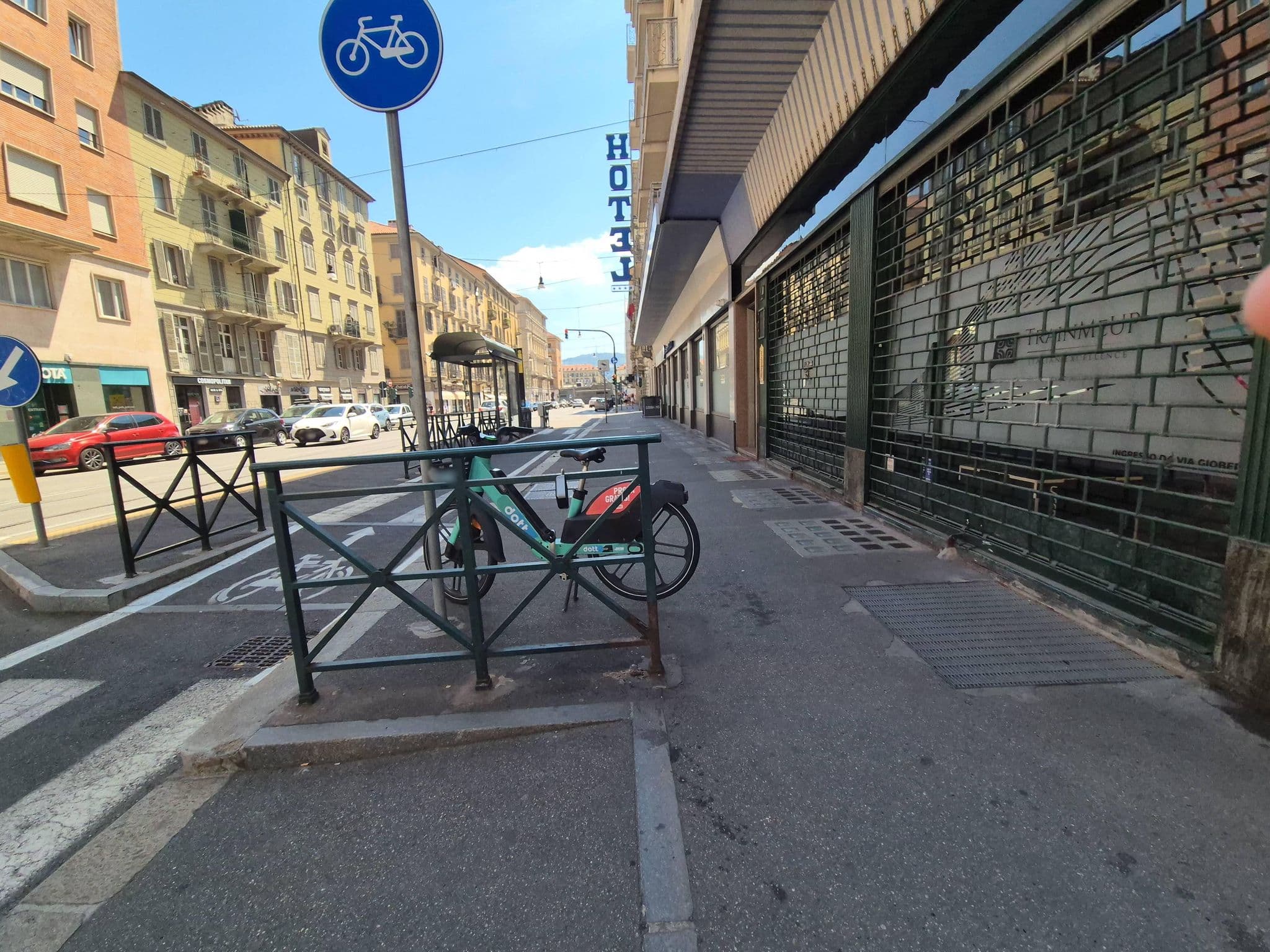 Street view near Best Western Hotel Luxor, Crocetta — © omfg_notpr (CC BY-SA · Mapillary)