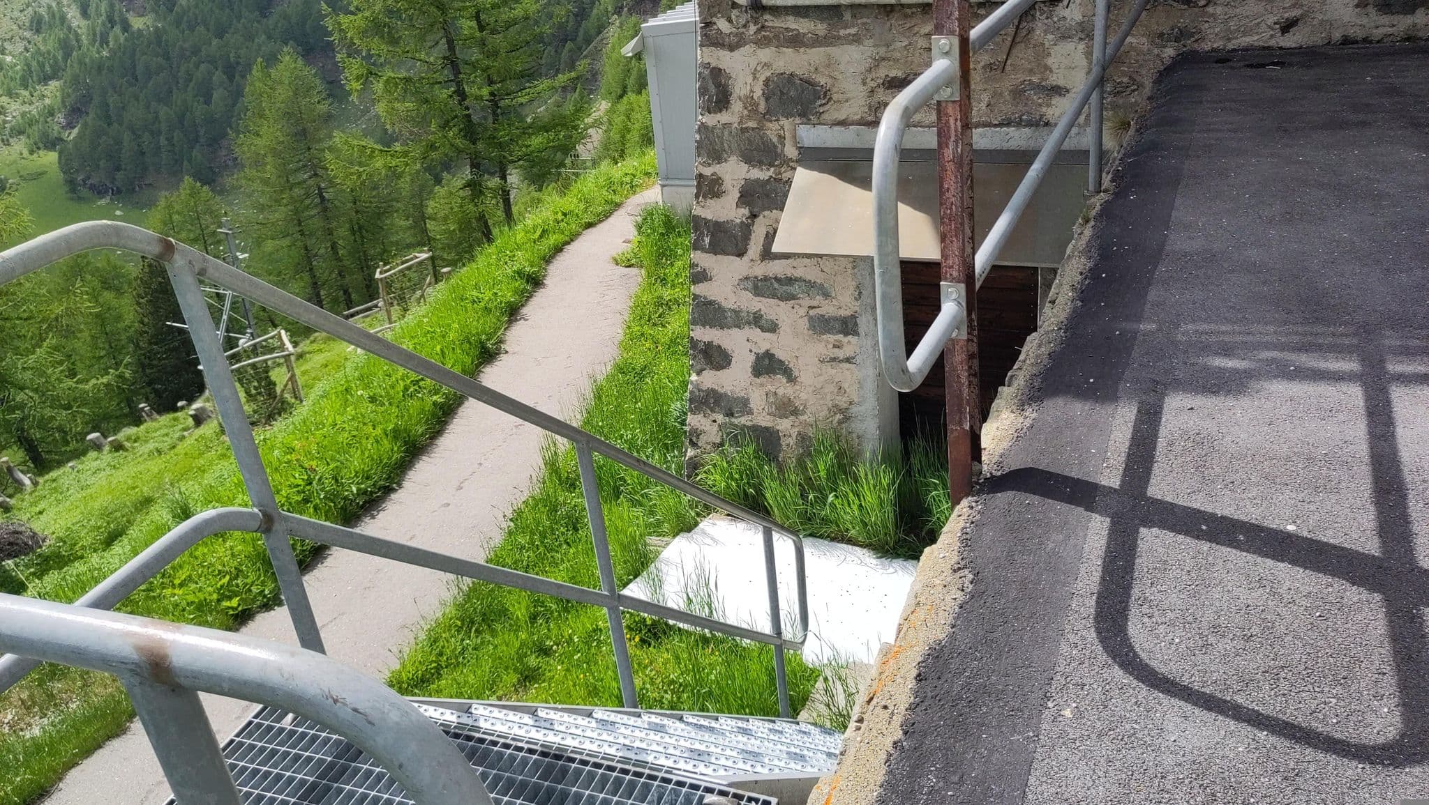 Street view near Alp Grüm, Poschiavo — © marcuscalabresus (CC BY-SA · Mapillary)