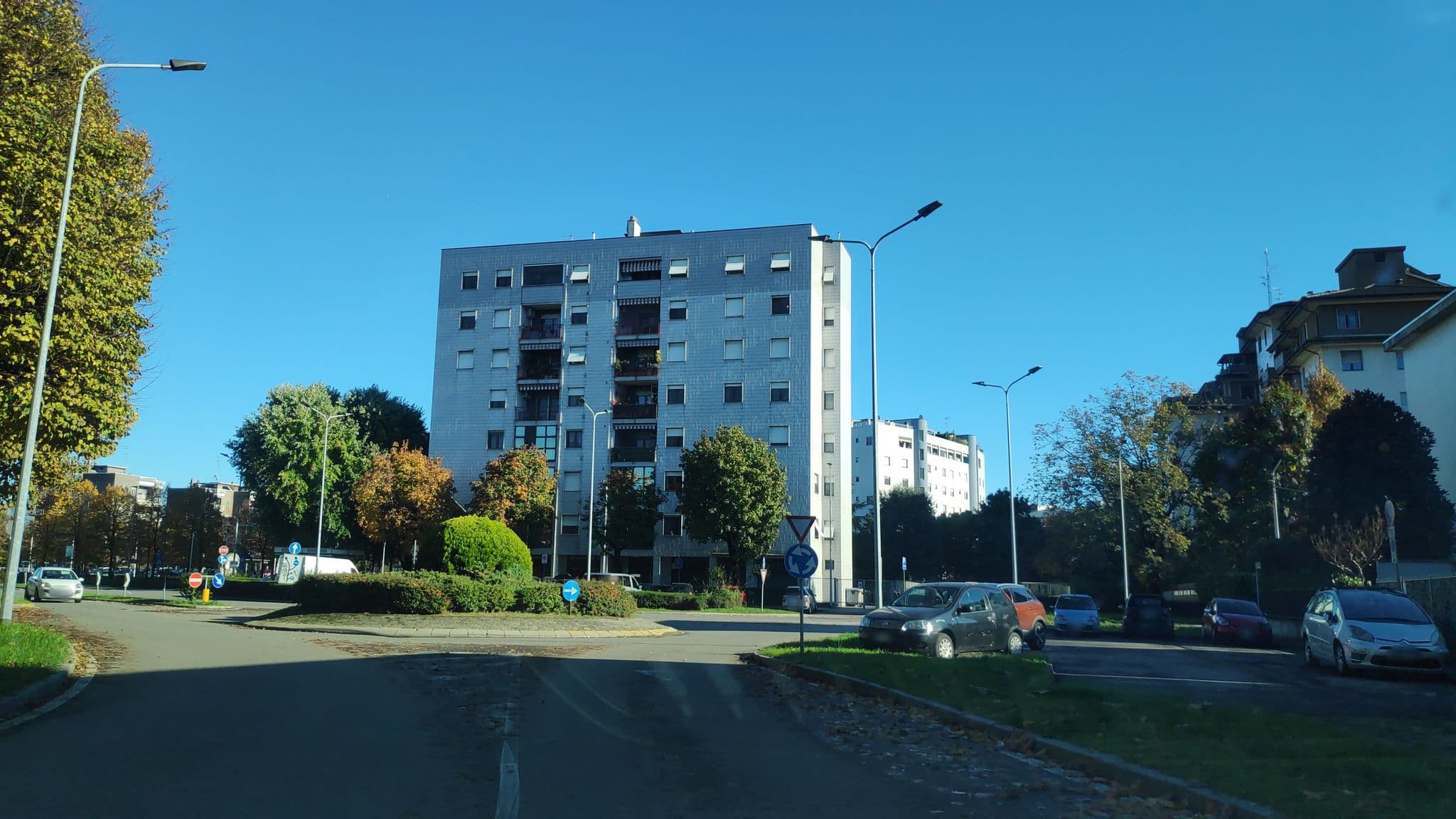 Street view near La Casa di Emma, Fizzonasco — © marcuscalabresus (CC BY-SA · Mapillary)