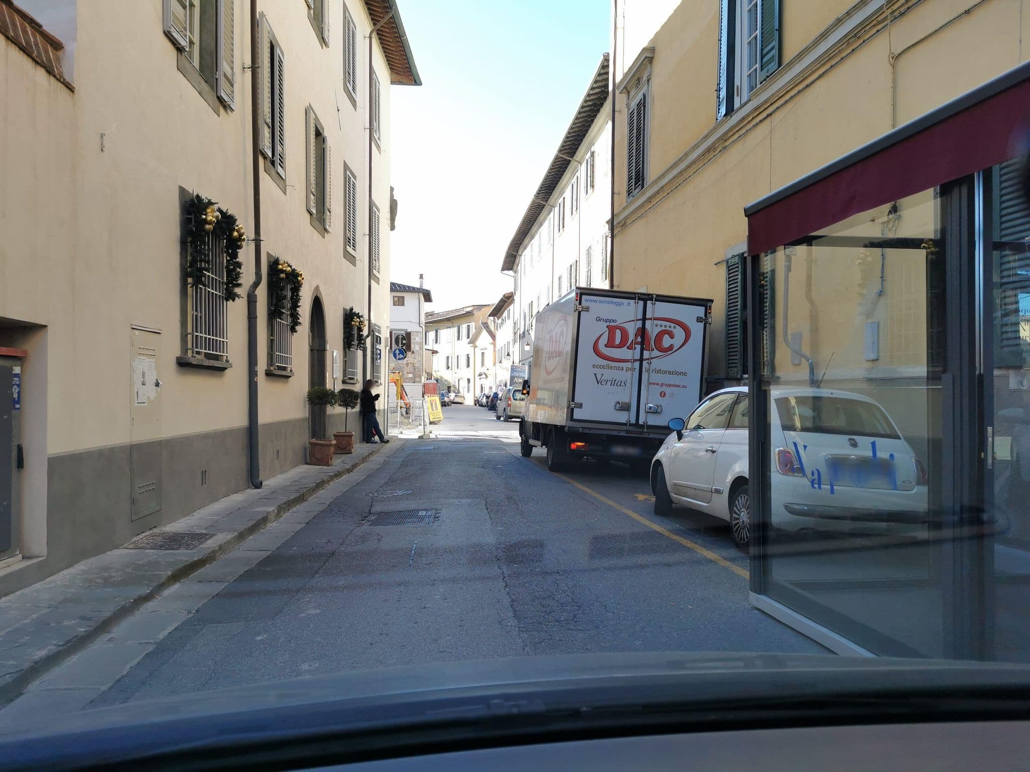 Street view near Palazzo Feroci, Pisa