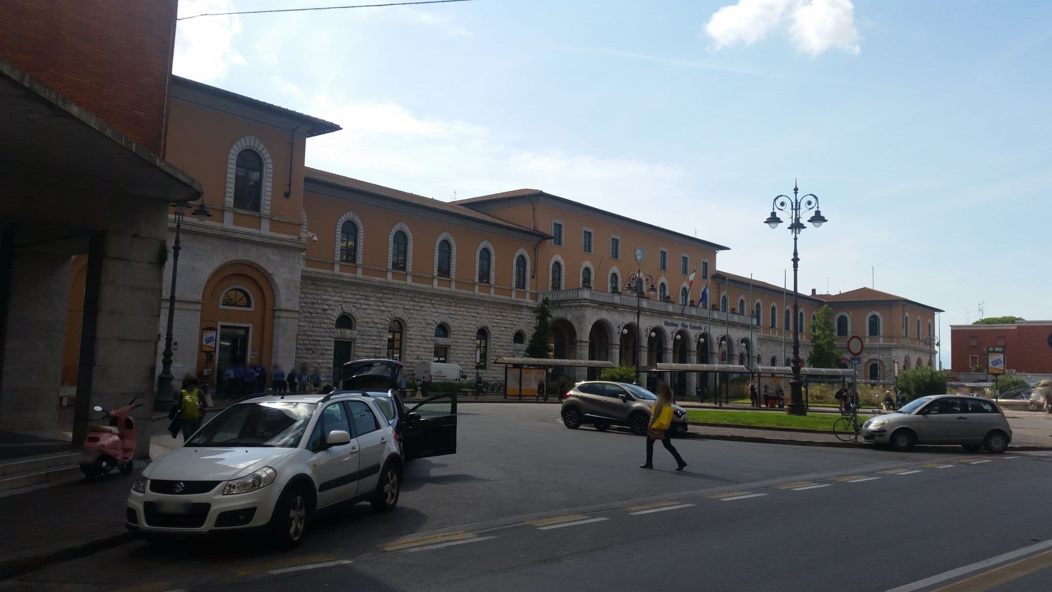Street view near Crown Guest House, Pisa