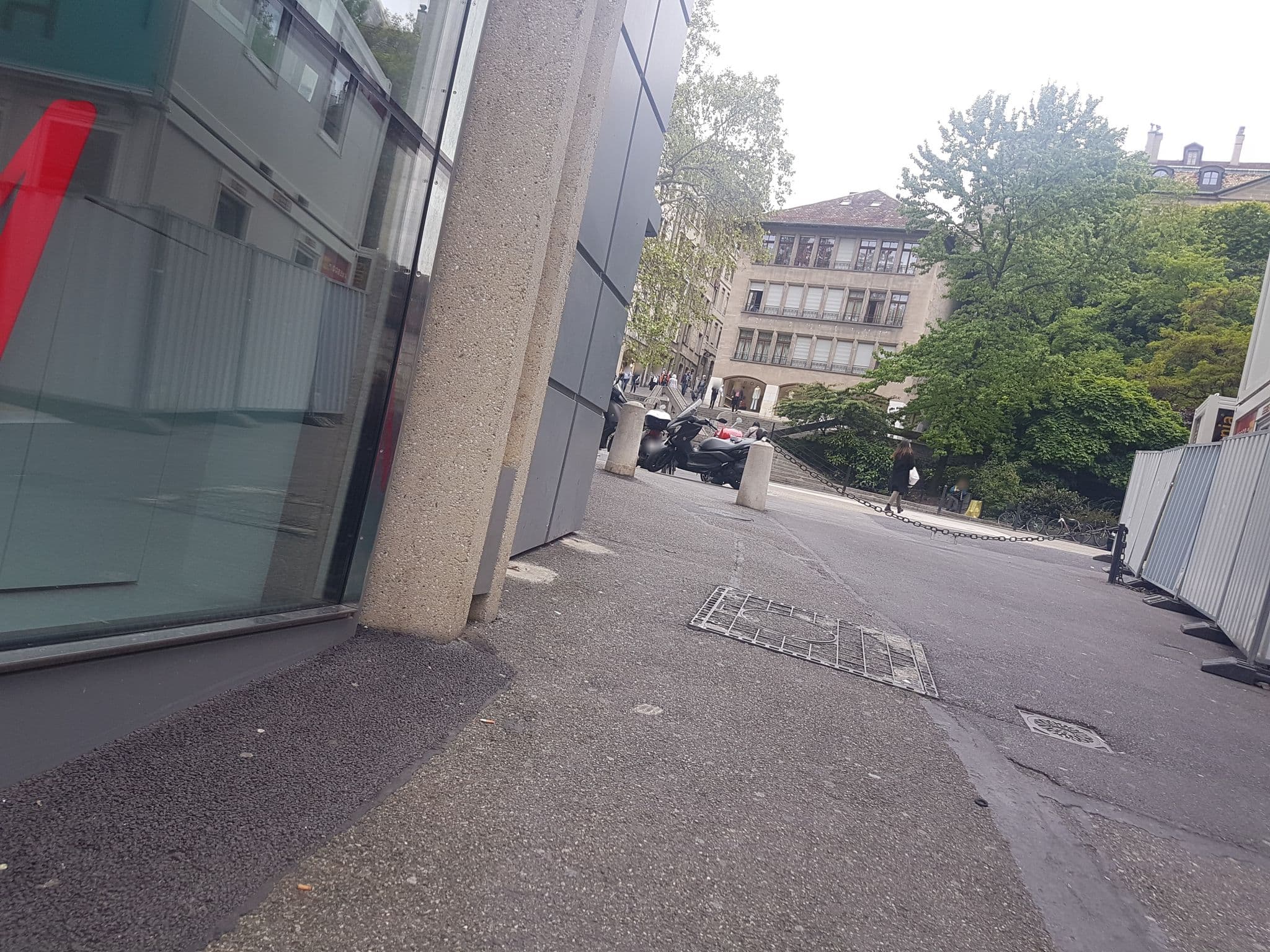 Street view near citizenM, Geneva — © changchun1 (CC BY-SA · Mapillary)