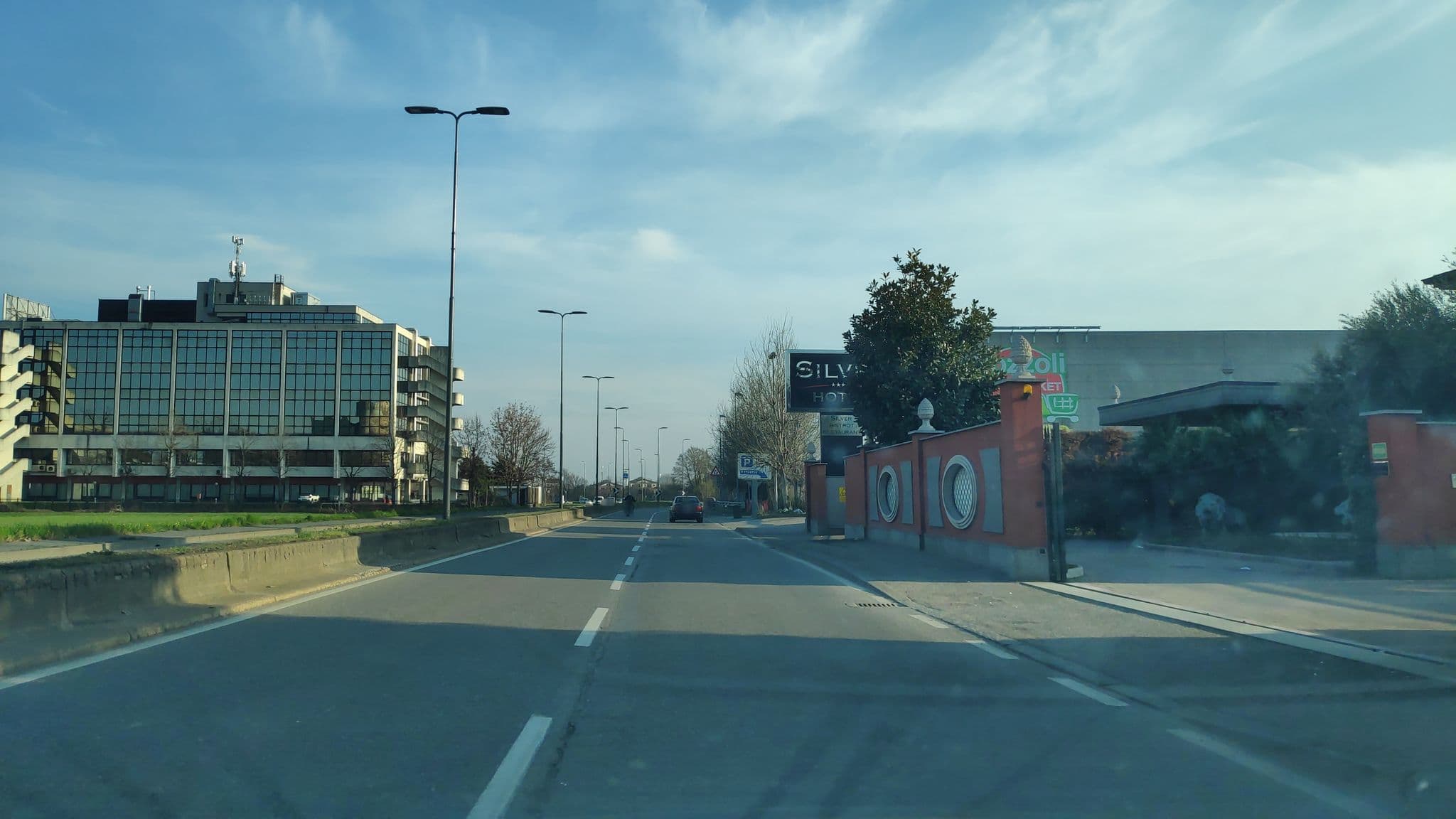 Street view near Hotel Silver Milano, Settimo Milanese — © marcuscalabresus (CC BY-SA · Mapillary)