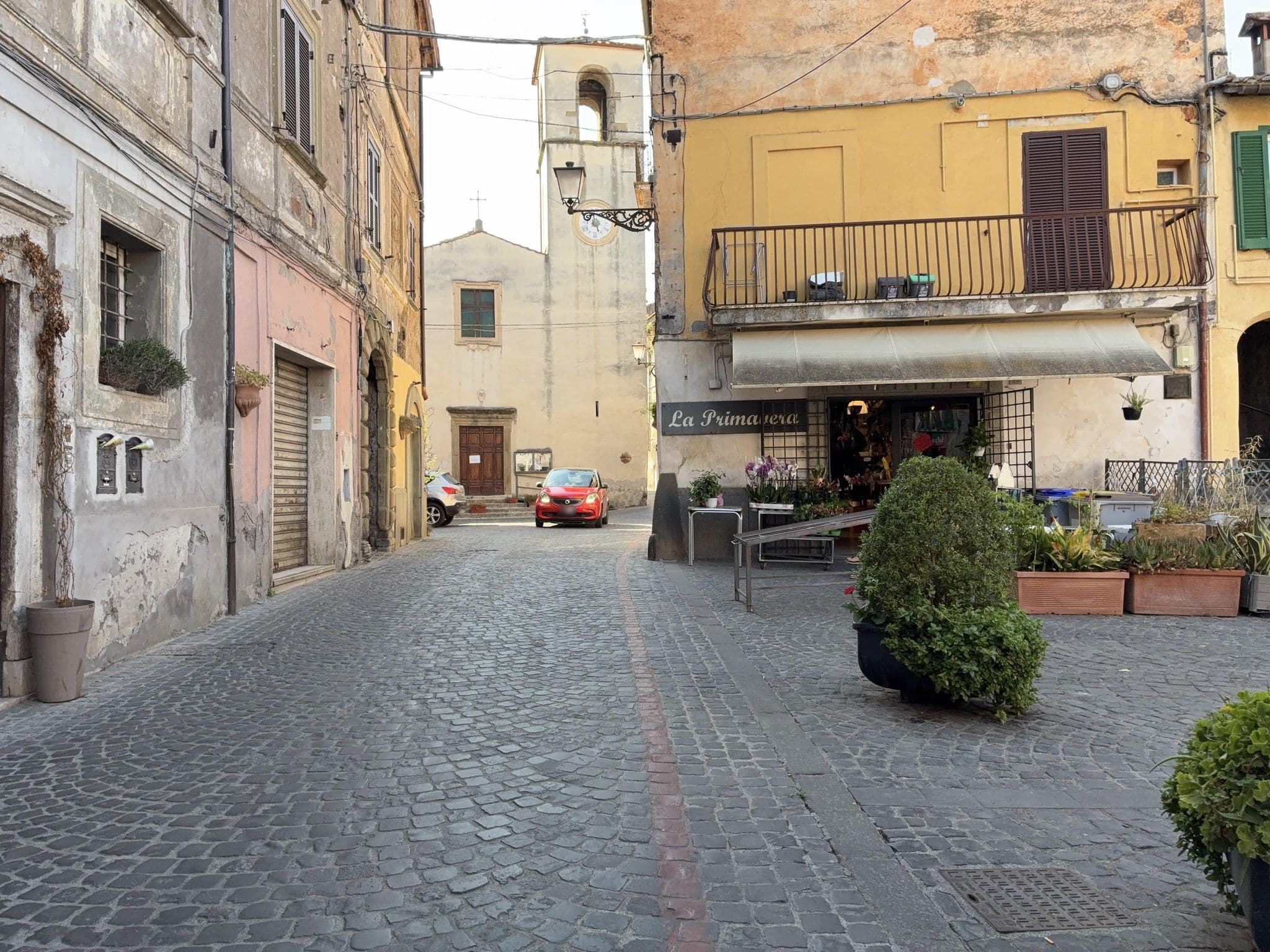 Street view near B&B Notti d'Oriente, Sutri — © panbauletto (CC BY-SA · Mapillary)