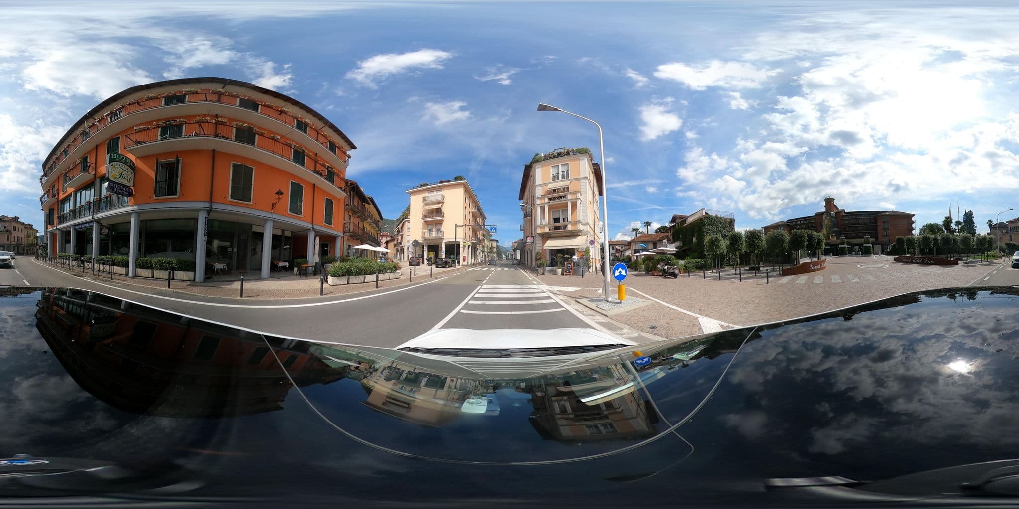 Street view near Hotel Residence dei Fiori - Lago Maggiore Baveno, Baveno — © peterleth (CC BY-SA · Mapillary)