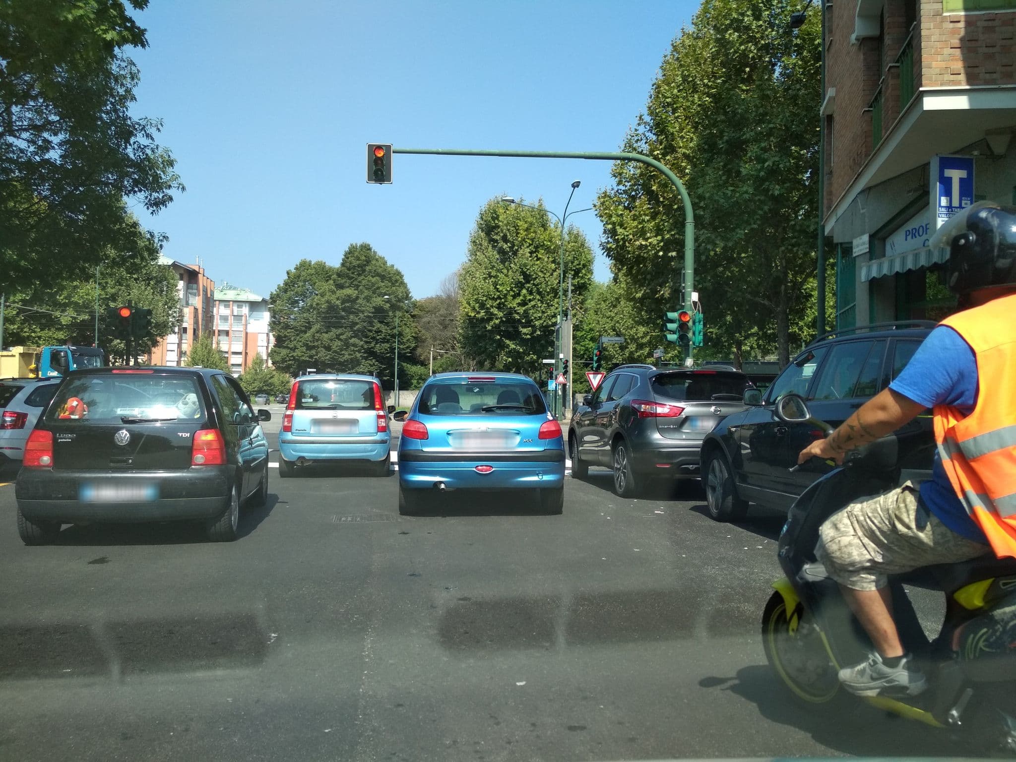 Street view near Domino Hotel Torino, Mirafiori Sud — © feddar (CC BY-SA · Mapillary)