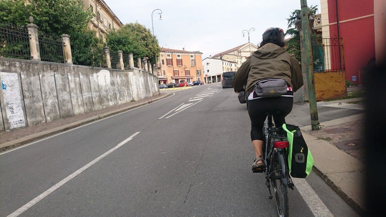 Street view near Villa Turco Berti Luxury Apartments & SPA, Caldiero — © voschix (CC BY-SA · Mapillary)