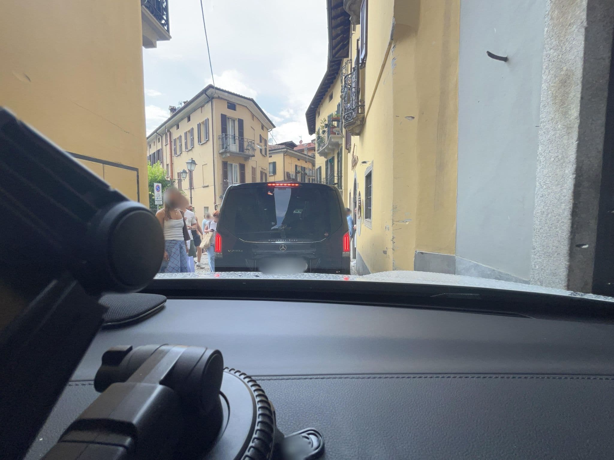Street view near Residence la Limonera, Bellagio — © lin_wang (CC BY-SA · Mapillary)