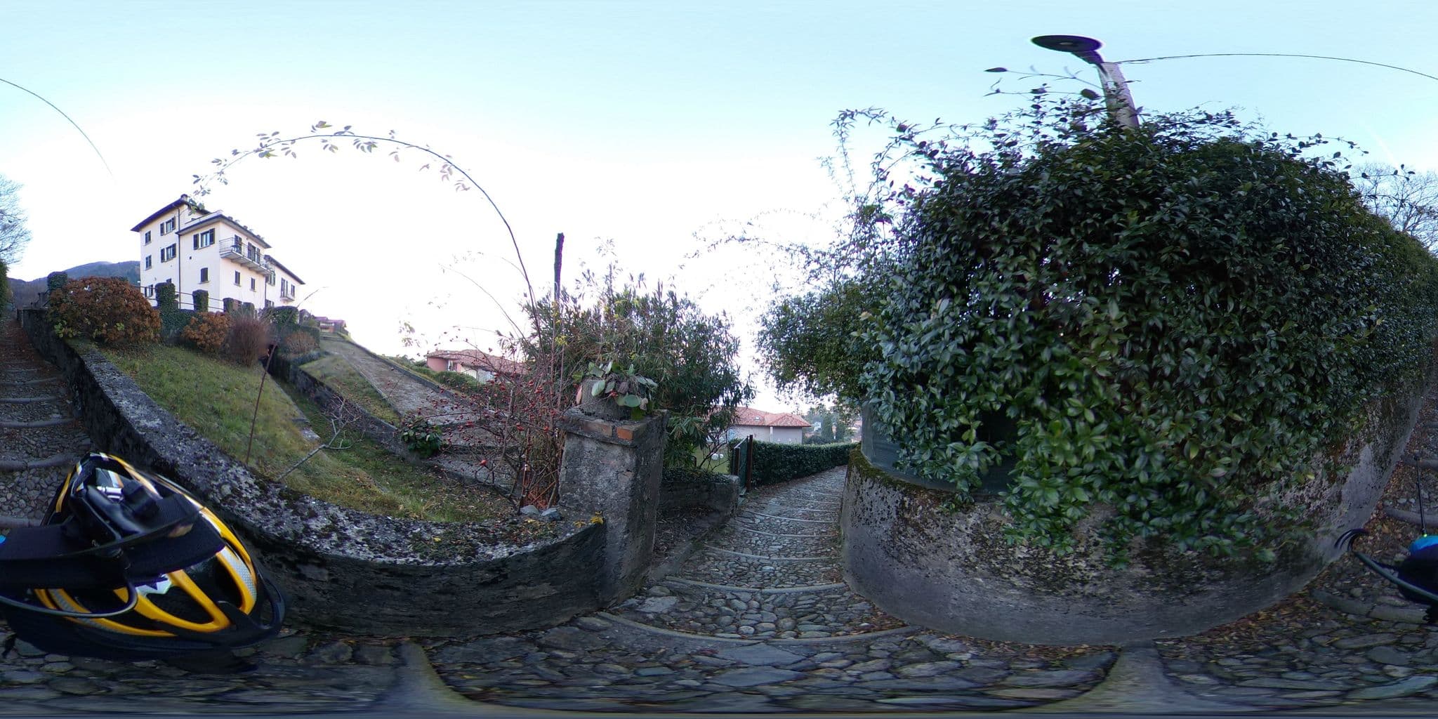 Street view near Borgo le Terrazze, Cadenabbia — © kaitu (CC BY-SA · Mapillary)