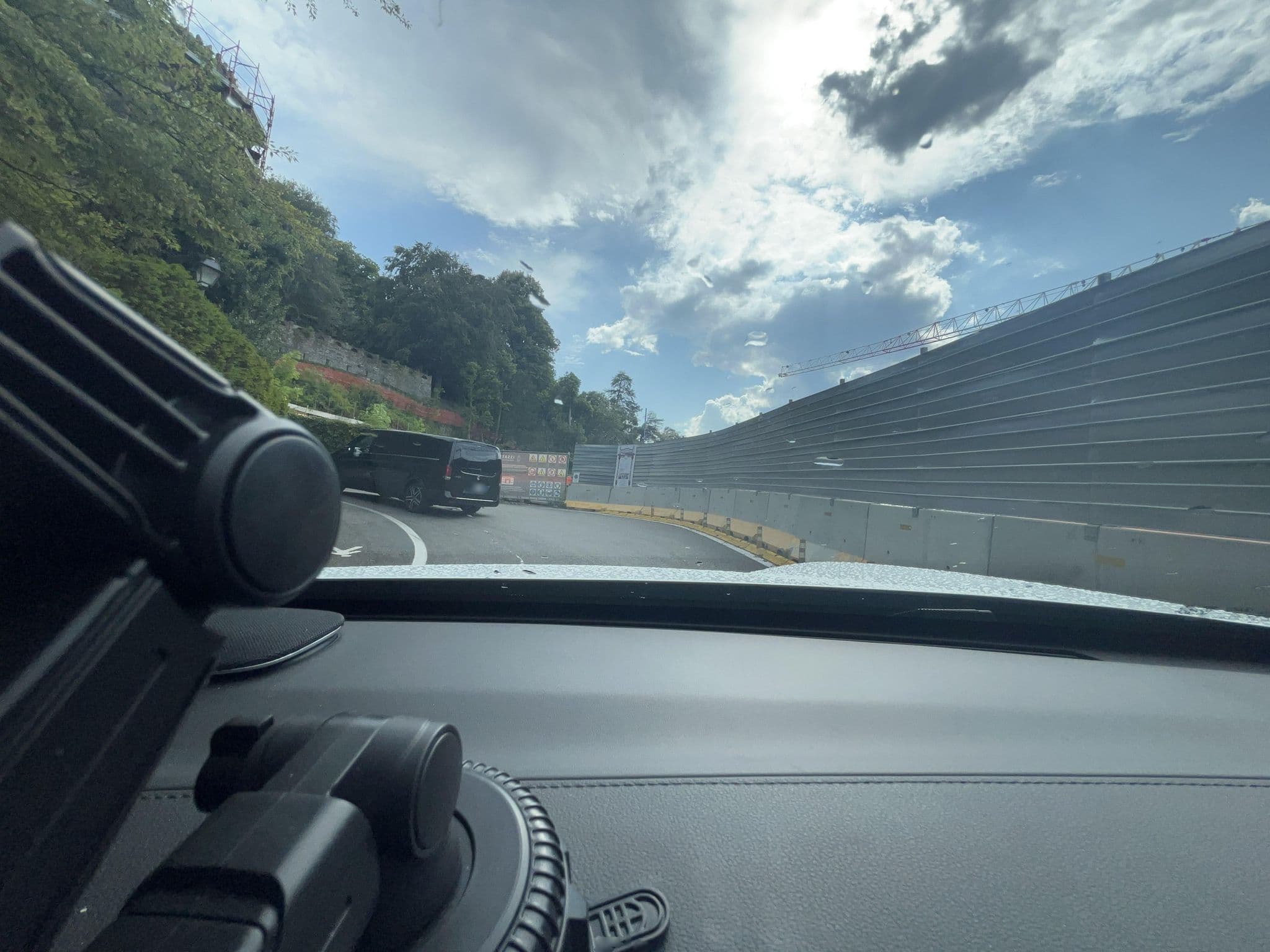 Street view near Ritz-Carlton (future), Bellagio — © lin_wang (CC BY-SA · Mapillary)
