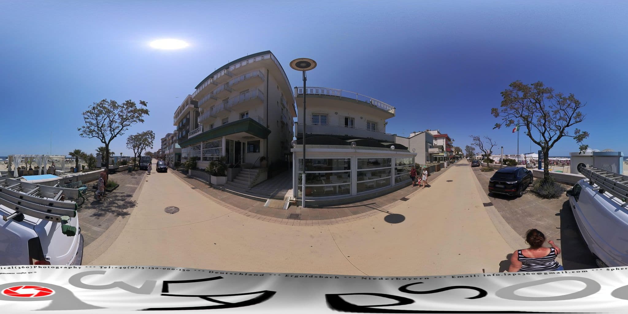 Street view near Hotel Titanus, Bellaria-Igea Marina