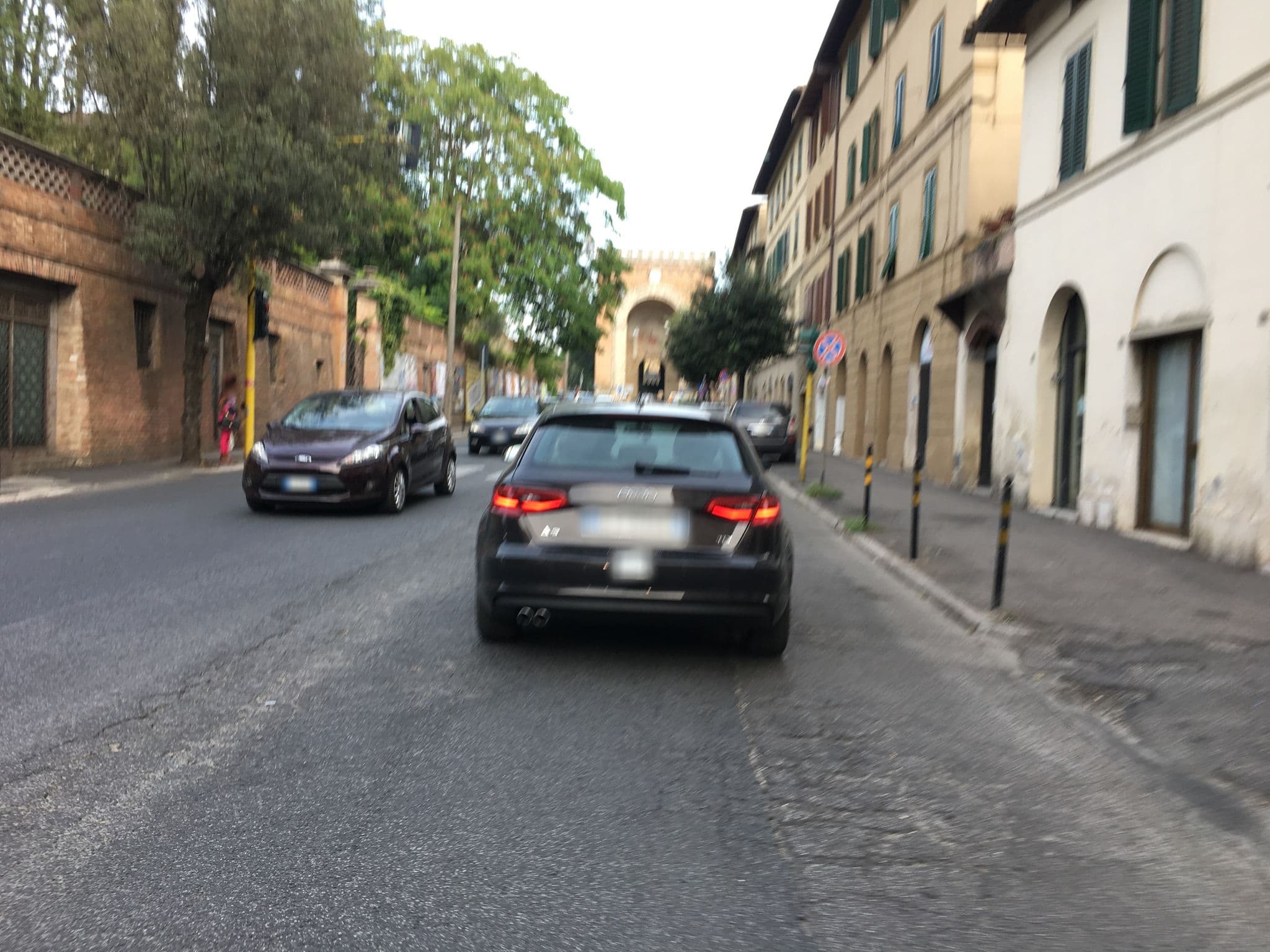Street view near Hotel Italia Siena, Siena — © gadenz (CC BY-SA · Mapillary)
