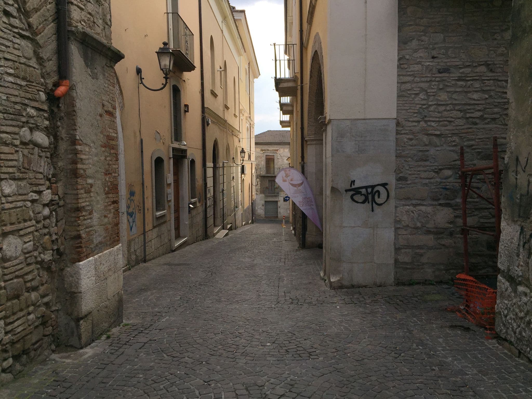 Street view near B&B Piazza Roma Rooms, Benevento — © richlv (CC BY-SA · Mapillary)