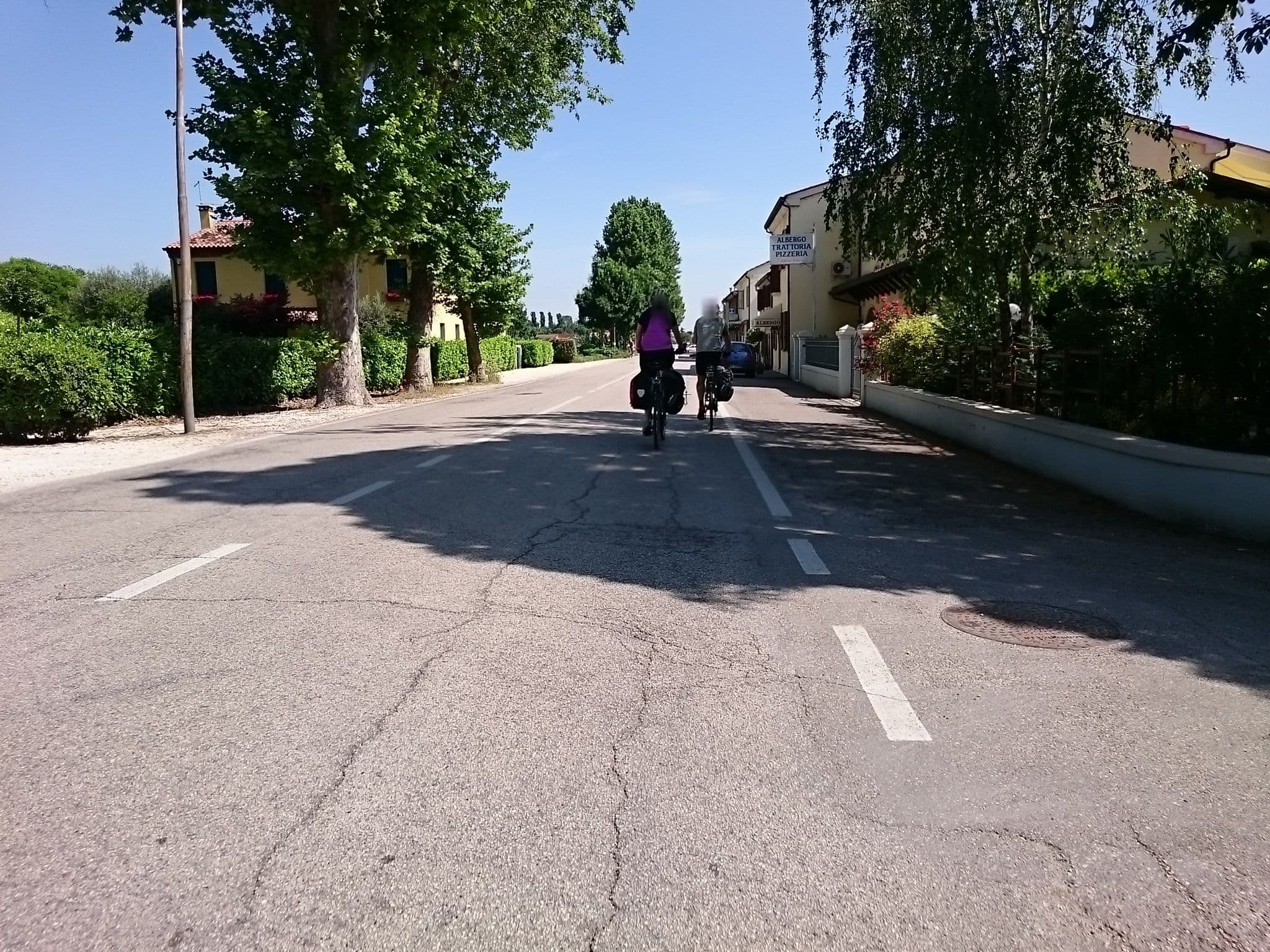 Street view near Albergo Ristorante Antica Tosca, Montagnana — © voschix (CC BY-SA · Mapillary)