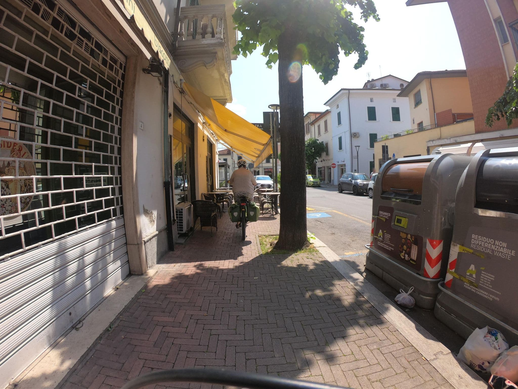 Street view near Park Hotel Moderno, Montecatini-Terme — © pbb (CC BY-SA · Mapillary)