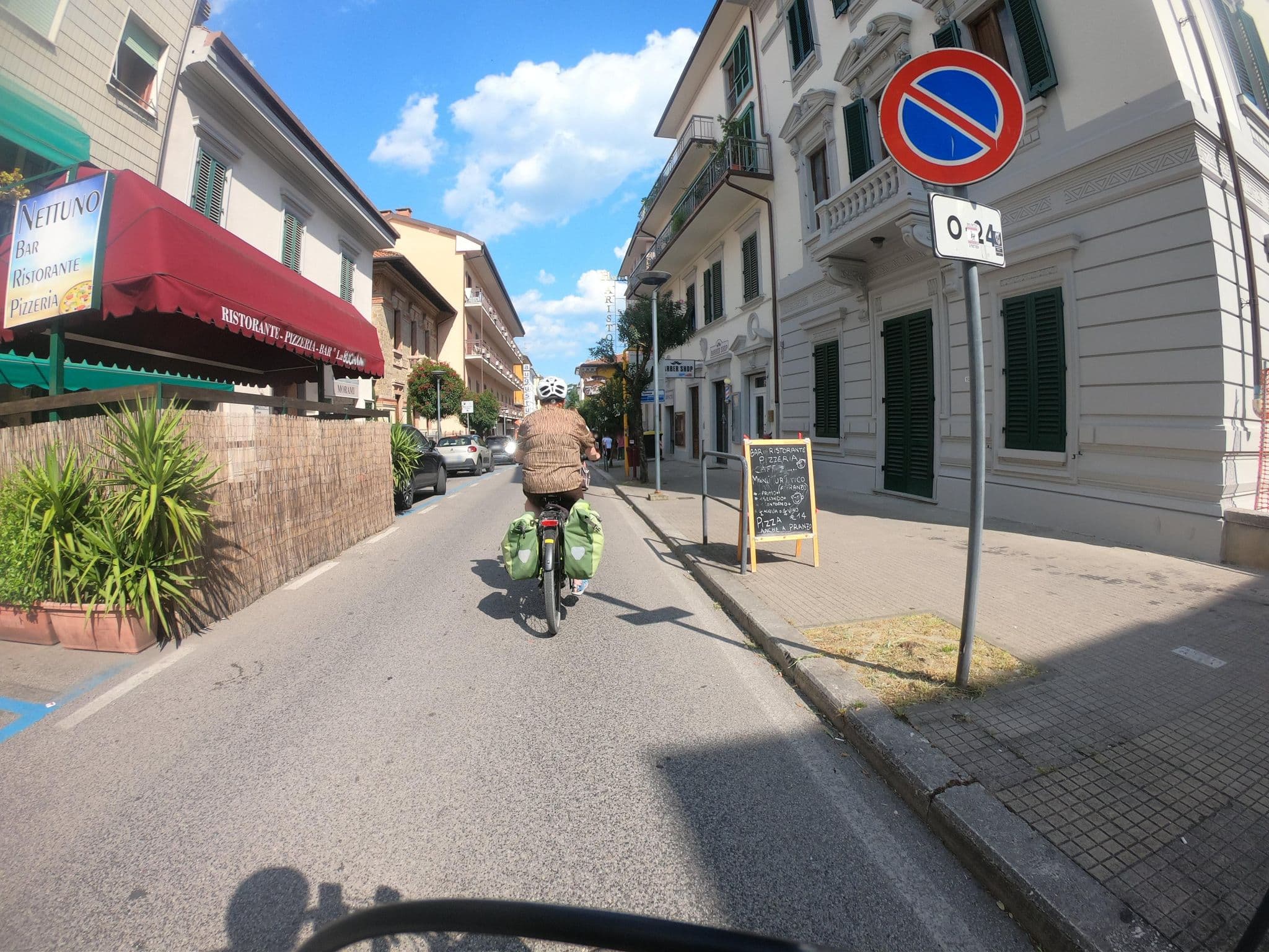 Street view near Hotel Nettuno, Montecatini-Terme — © pbb (CC BY-SA · Mapillary)