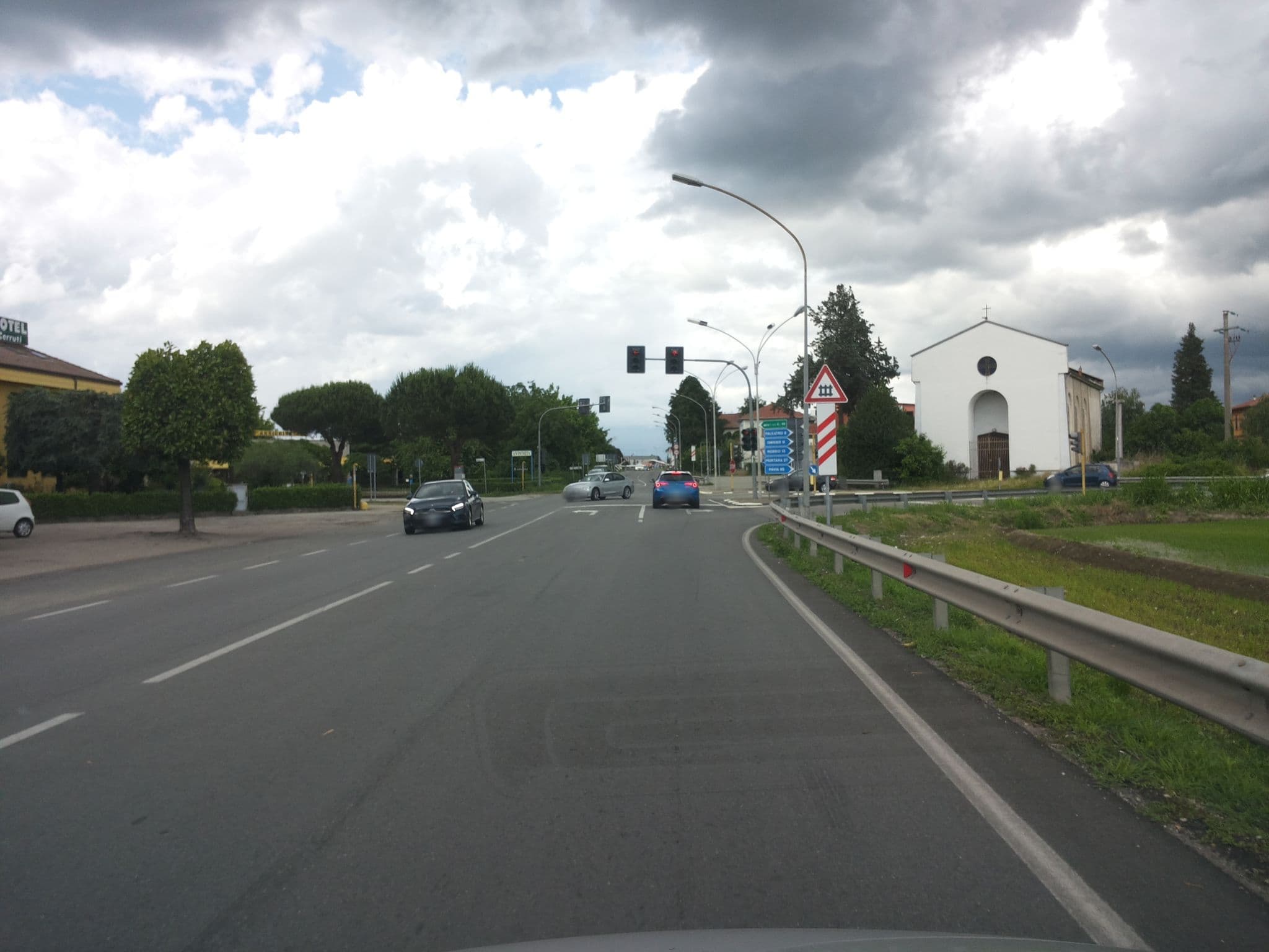 Street view near Blue Ribbon Hotel, Ristorante e Pizzeria, Borgo Vercelli — © musuruan (CC BY-SA · Mapillary)
