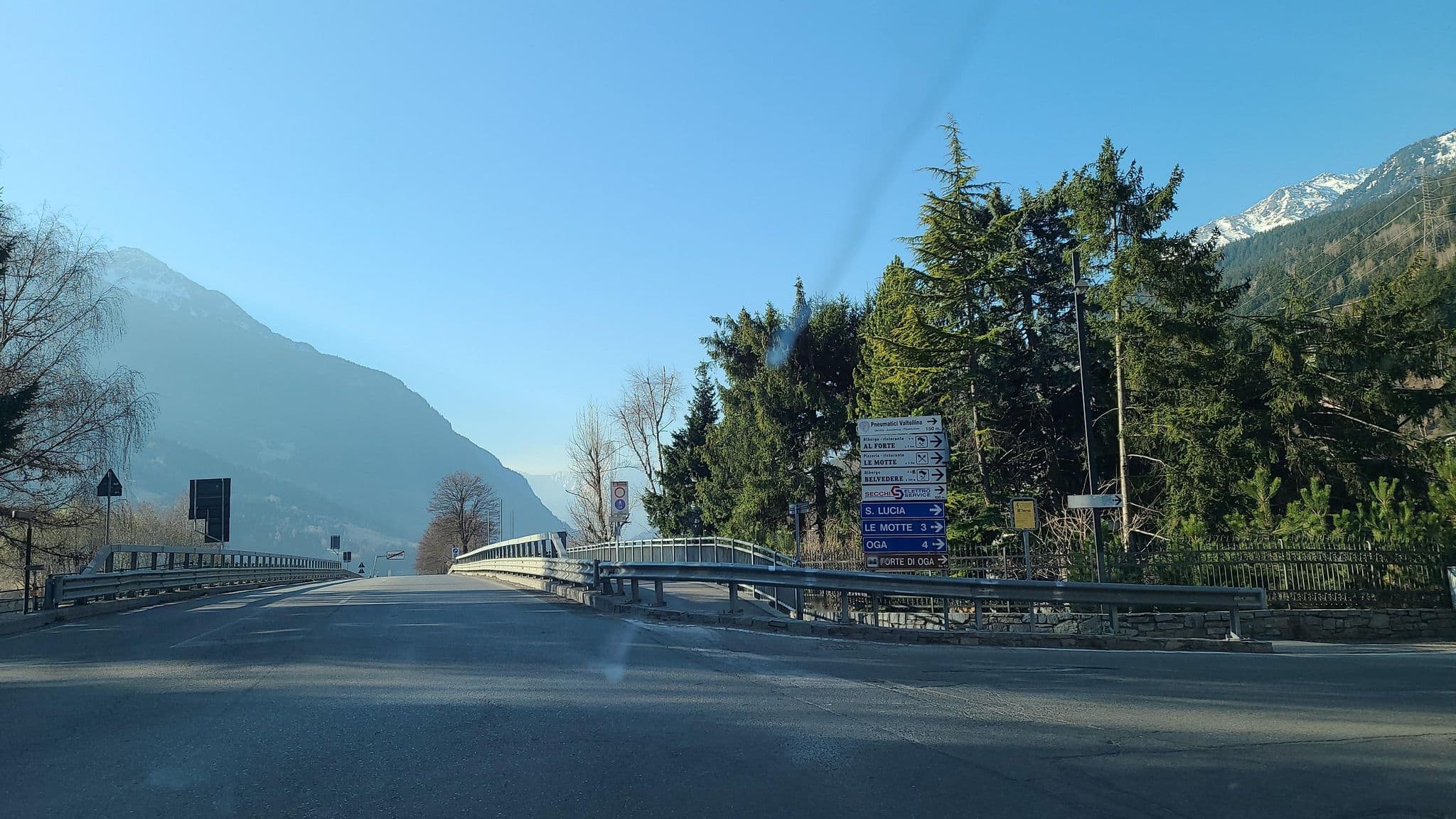 Street view near Hotel Vallecetta, Bormio — © chrisbeddow (CC BY-SA · Mapillary)