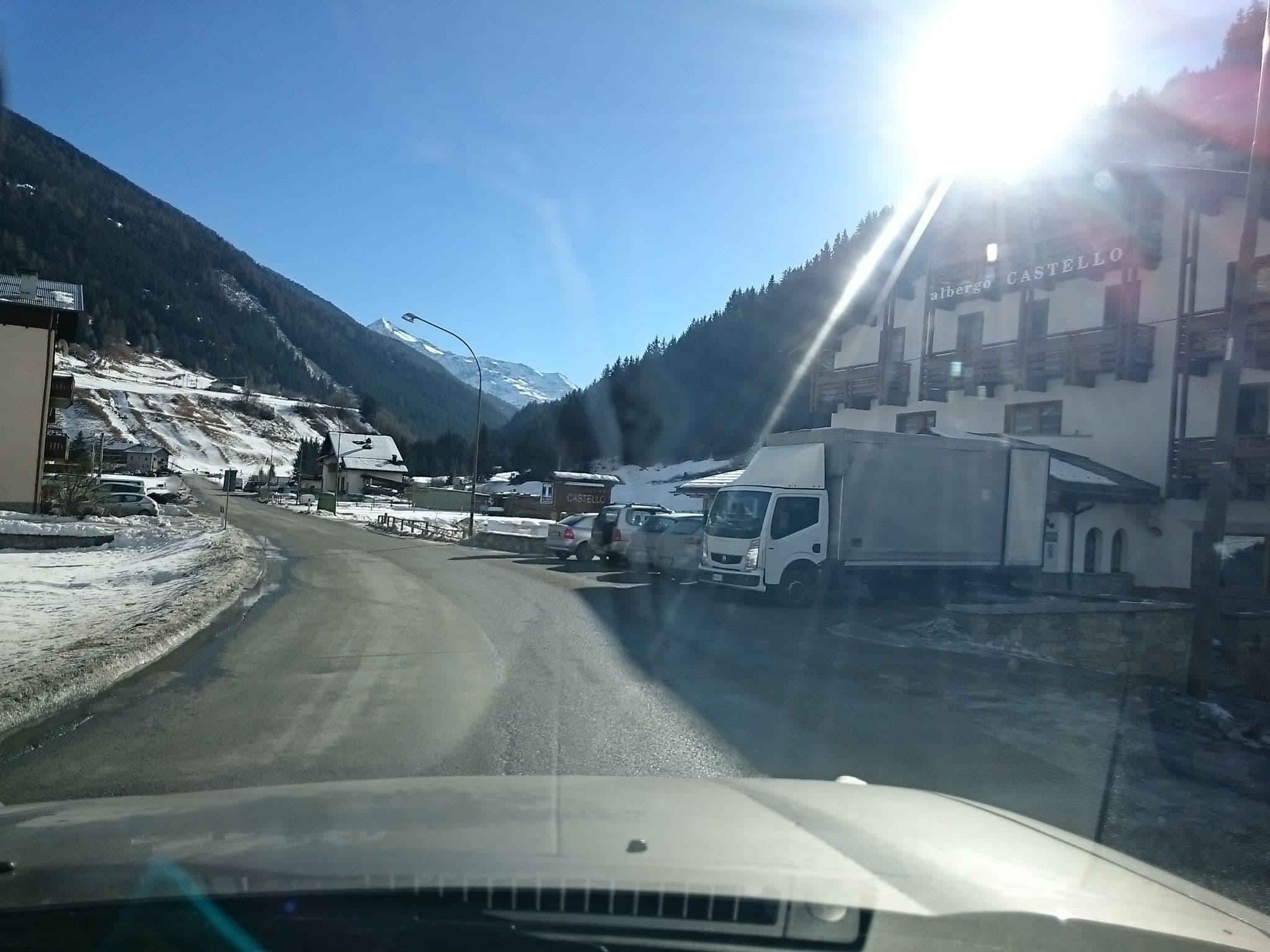 Street view near Hotel Castello Valfurva, San Nicolò — © voschix (CC BY-SA · Mapillary)