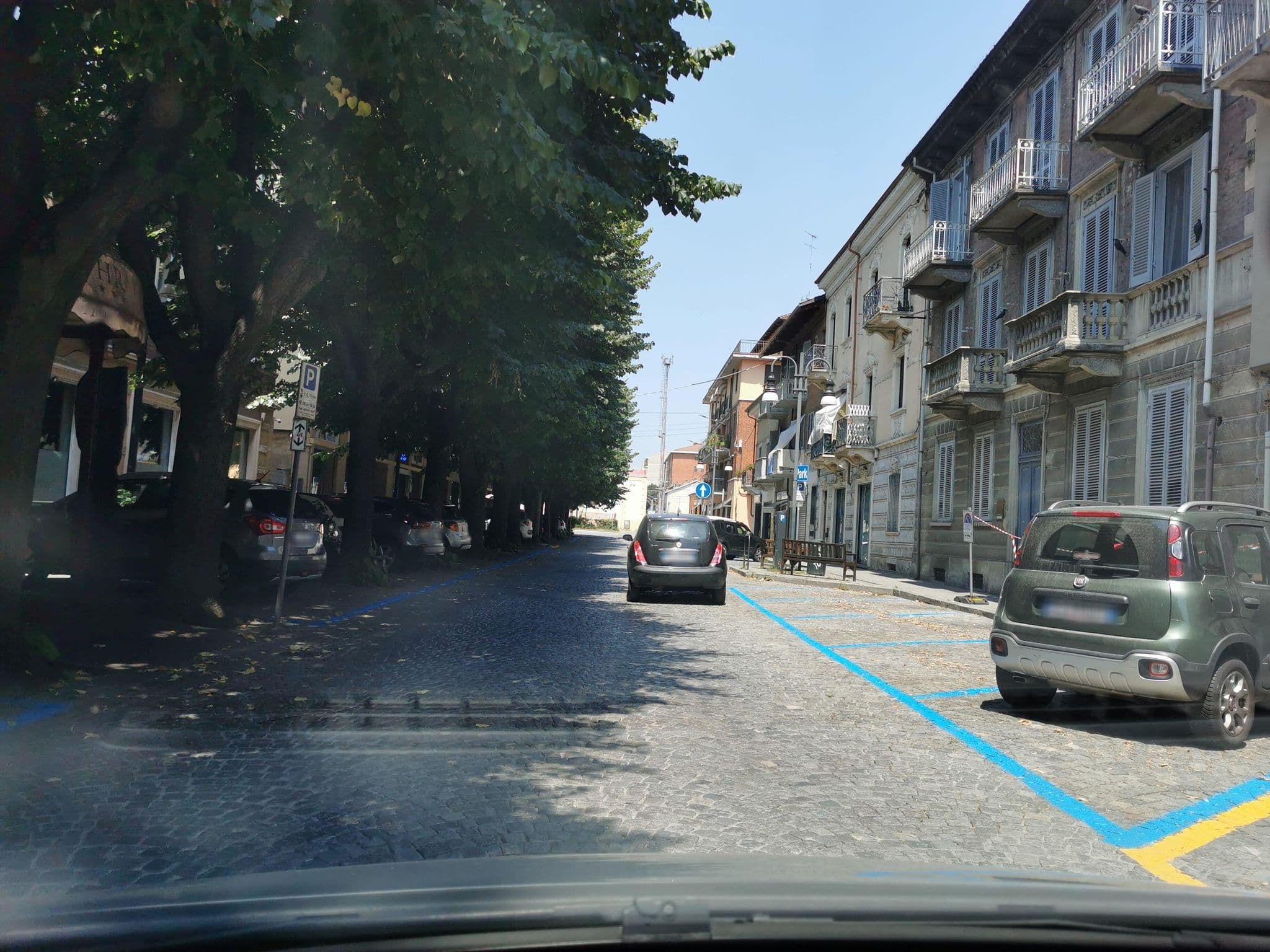 Street view near Hotel Chivasso ex Hotel Ritz, Chivasso — © canfe (CC BY-SA · Mapillary)