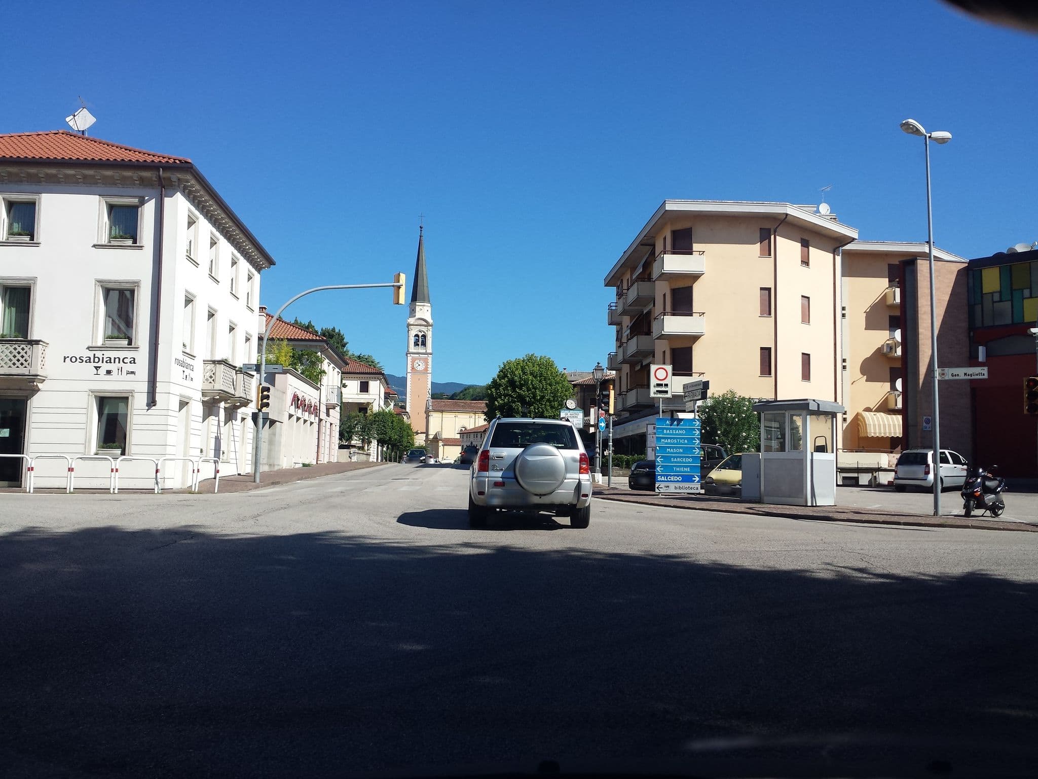 Street view near Albergo Ristorante Made With Love, Breganze — © brocaloid15 (CC BY-SA · Mapillary)