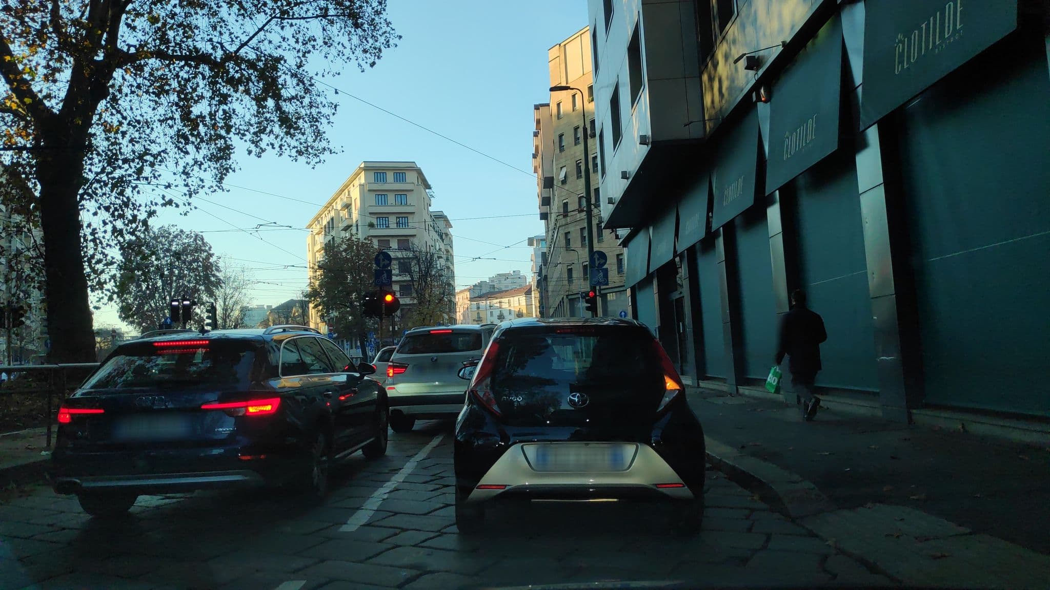 Street view near Hotel Windsor Milano, Brera — © marcuscalabresus (CC BY-SA · Mapillary)