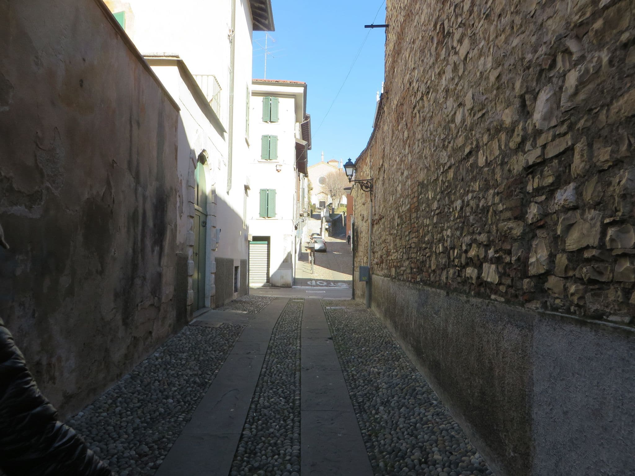 Street view near BED AND BREAKFAST CAPITOLIUMAD, Brescia — © lary_fede (CC BY-SA · Mapillary)