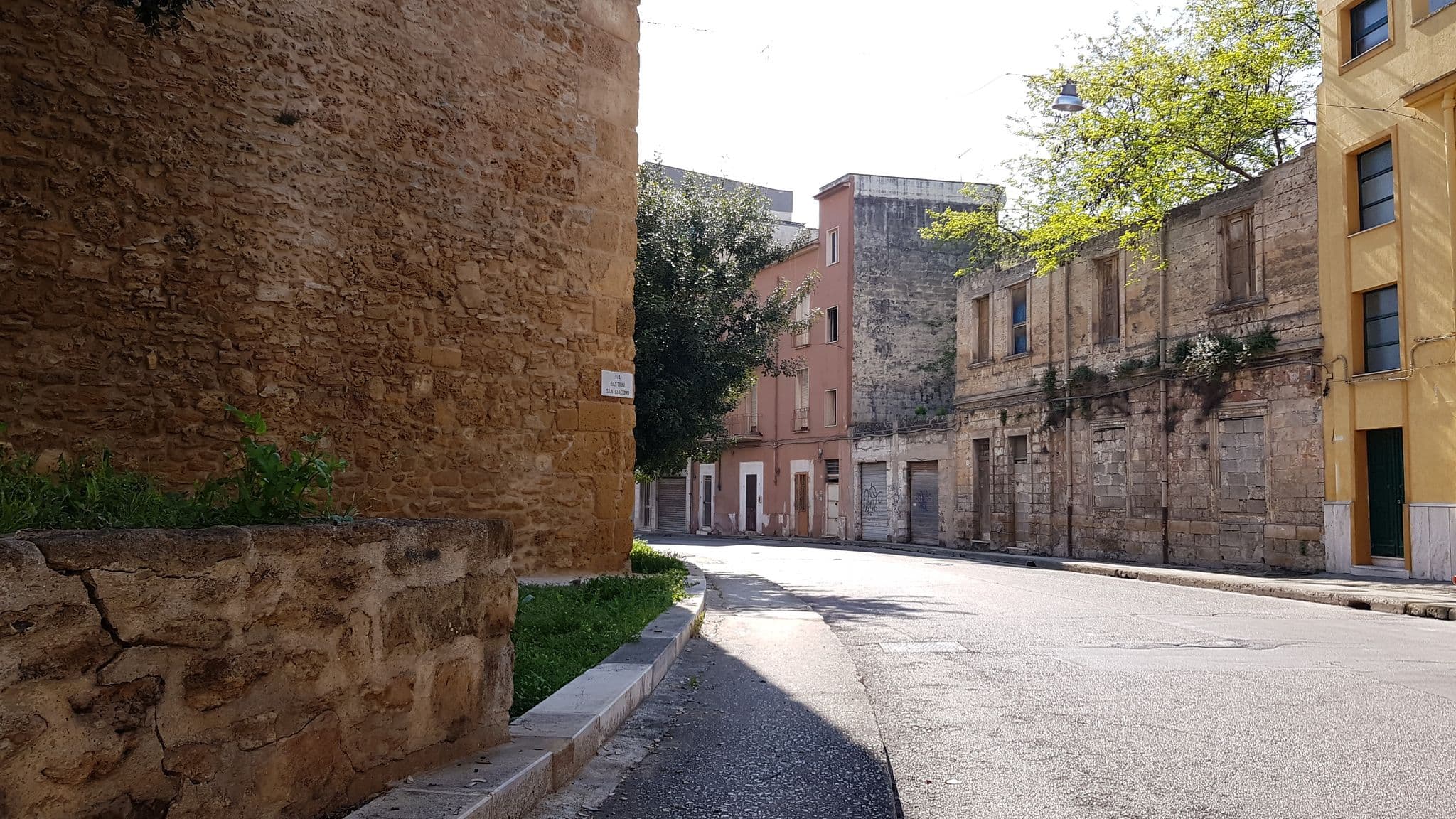 Street view near Hotel Bastione, Brindisi — © ale_zena_it (CC BY-SA · Mapillary)