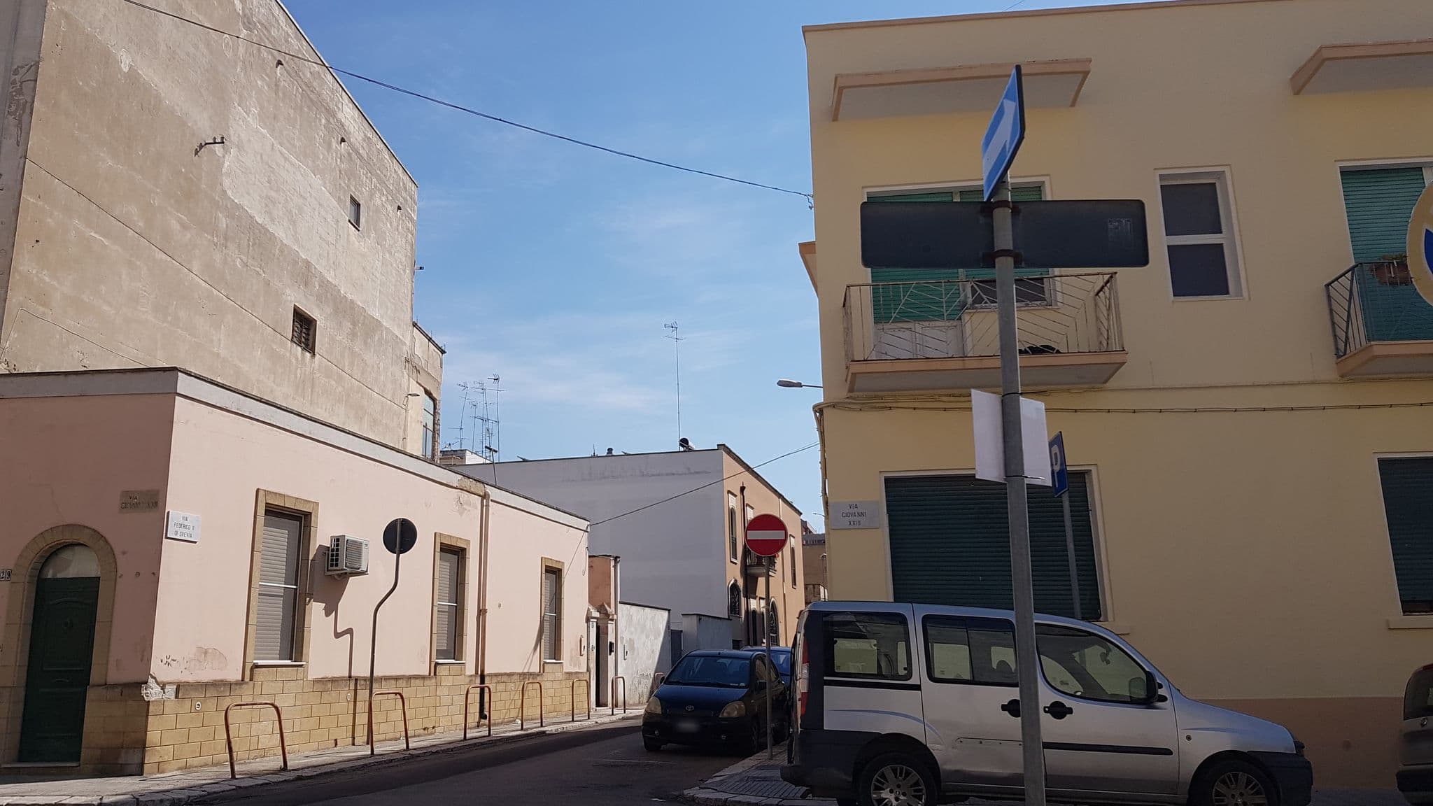 Street view near Giardino del Geco, Brindisi — © ale_zena_it (CC BY-SA · Mapillary)