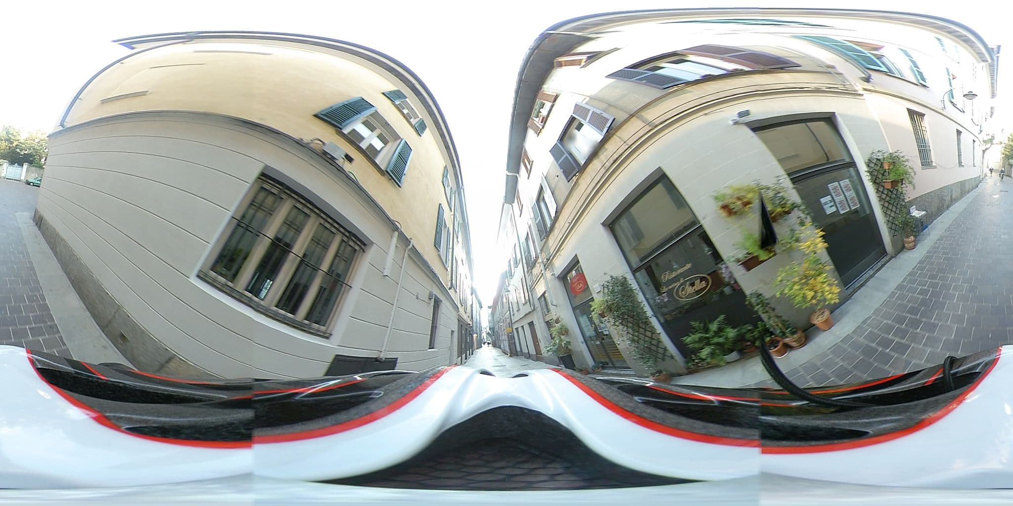 Street view near Avenue Boutique Hotel, Como — © klimakas (CC BY-SA · Mapillary)