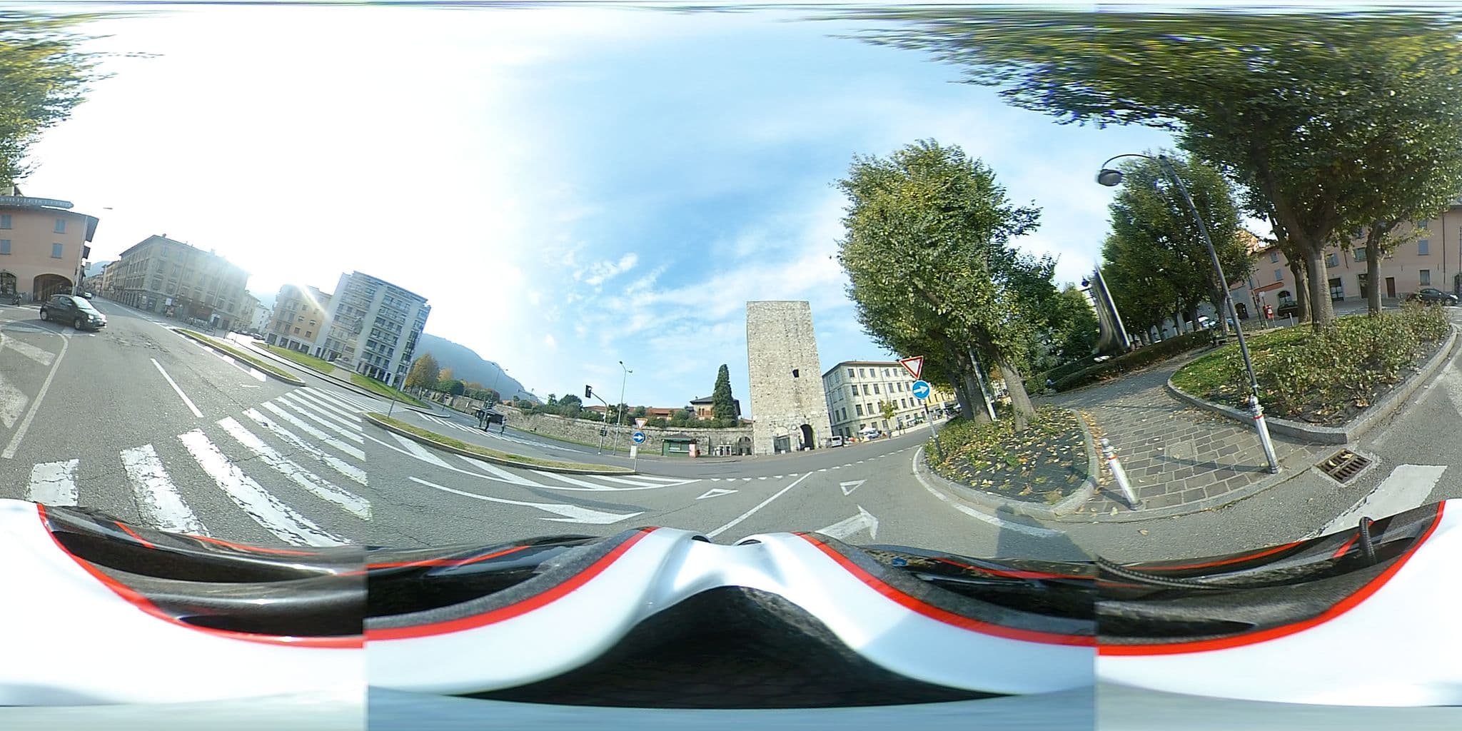 Street view near Hotel Due Corti, Como — © klimakas (CC BY-SA · Mapillary)