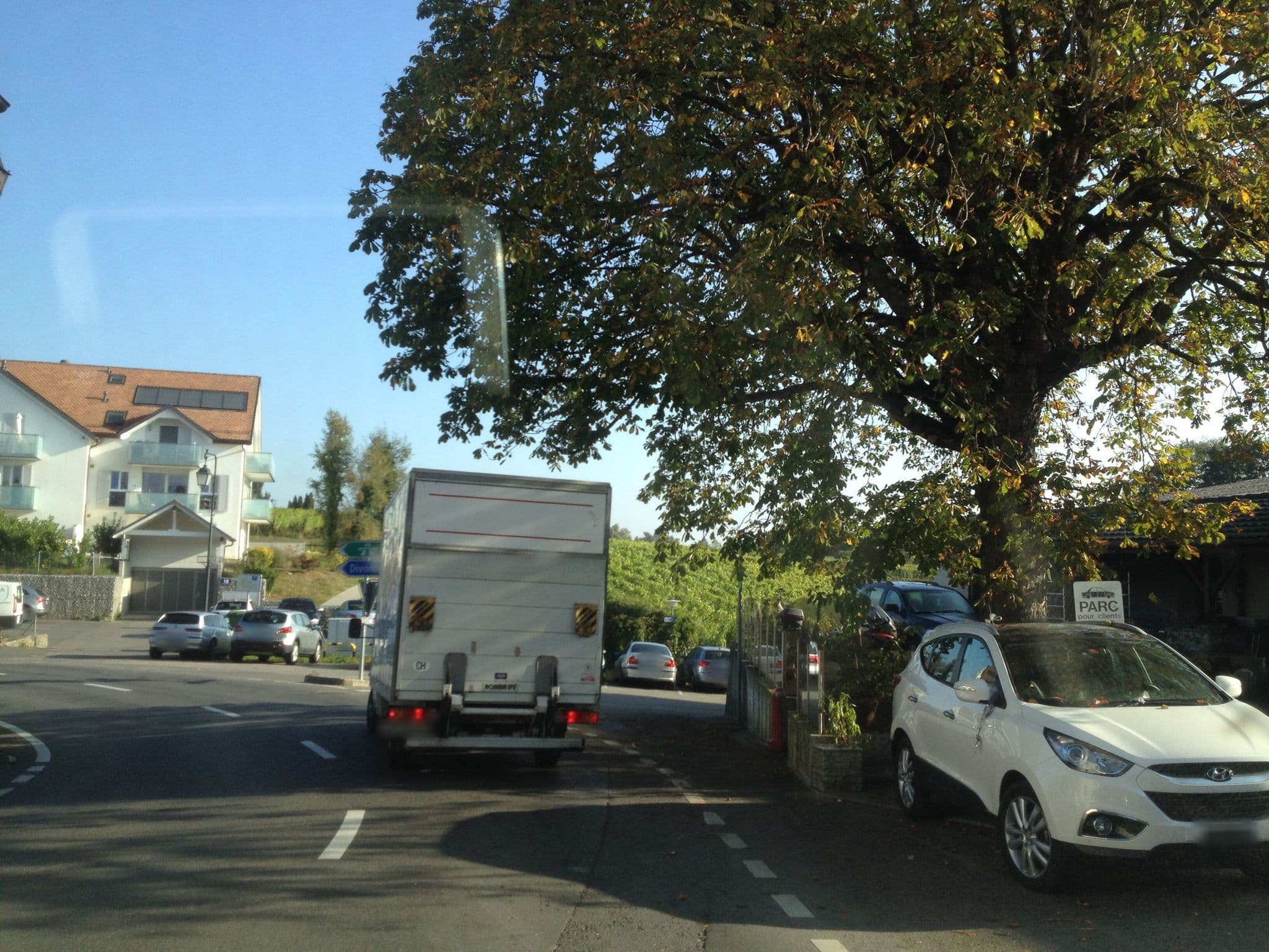 Street view near Guillaume-Tell Hostellerie, Coppet — © yubin (CC BY-SA · Mapillary)