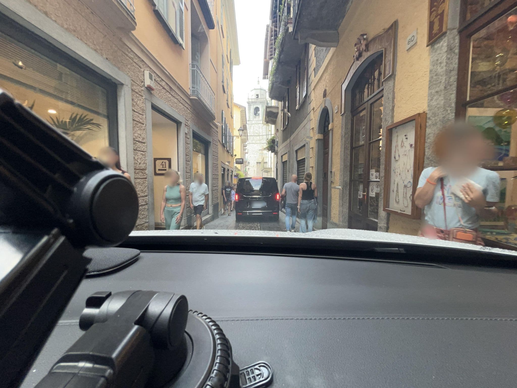 Street view near Appartamento Il Borgo, Bellagio — © lin_wang (CC BY-SA · Mapillary)