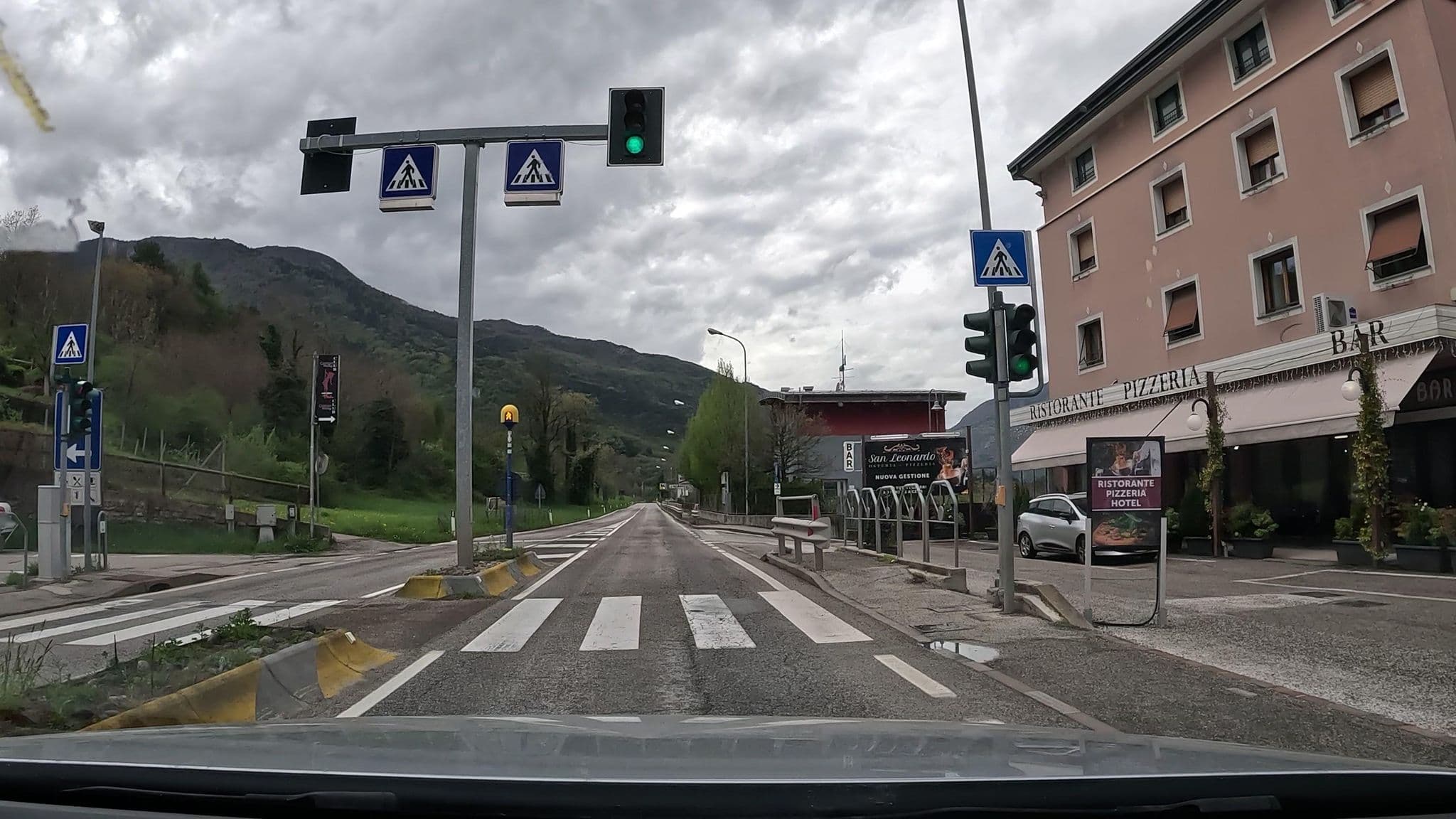 Street view near Hotel ristorante e pizzeria San Leonardo, Cadine — © stefanro74 (CC BY-SA · Mapillary)