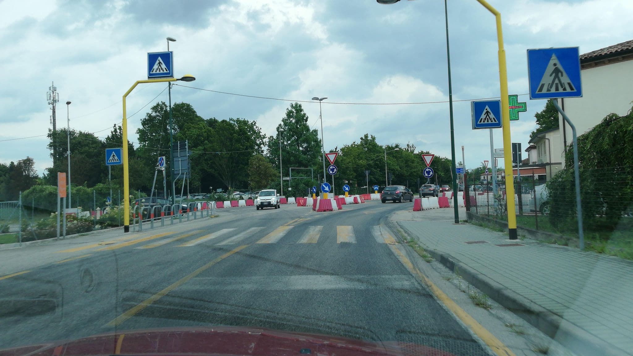 Street view near Hotel Gronda Lagunare, Tessera — © gzin (CC BY-SA · Mapillary)